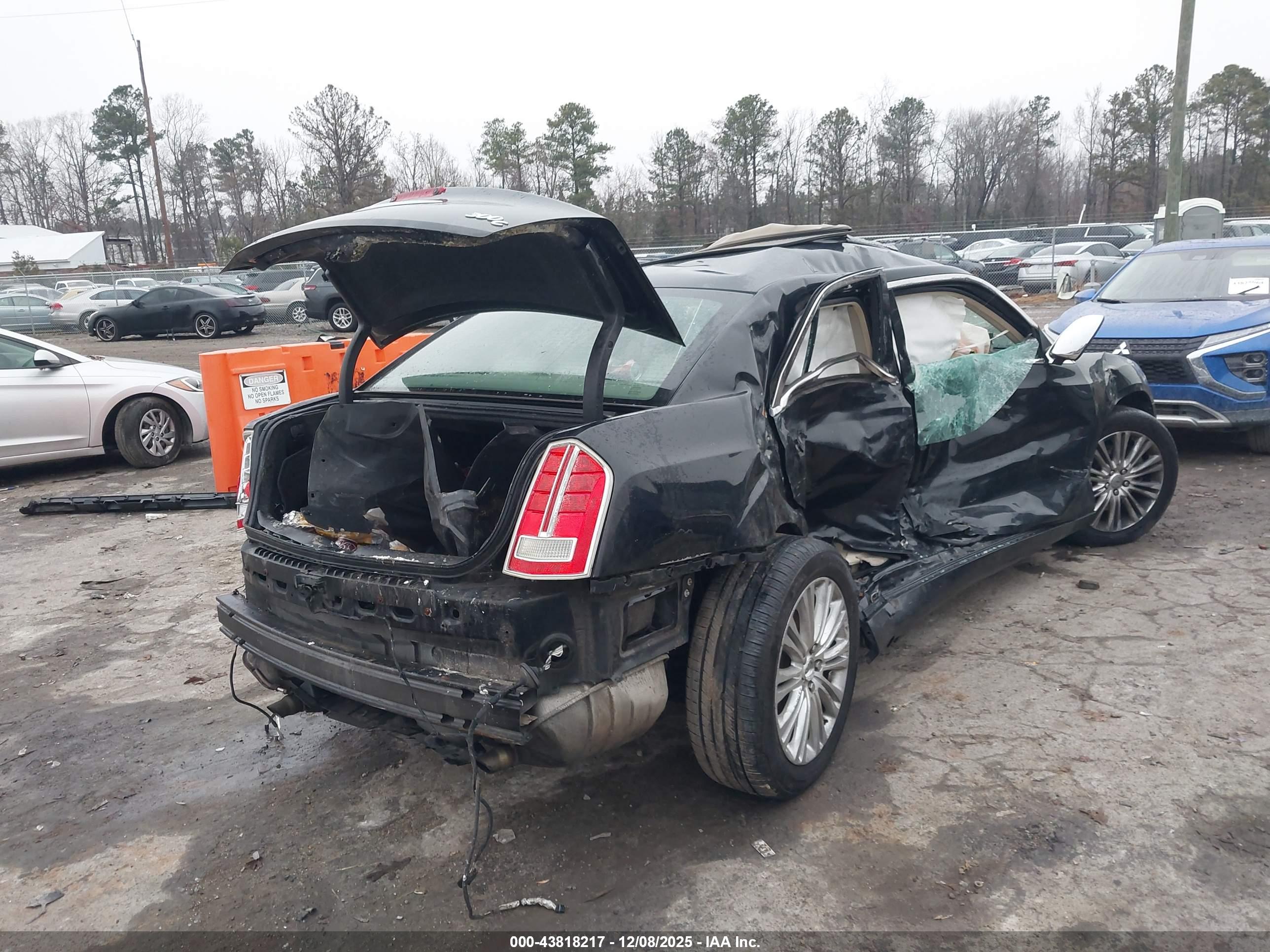 CHRYSLER 300C image 4