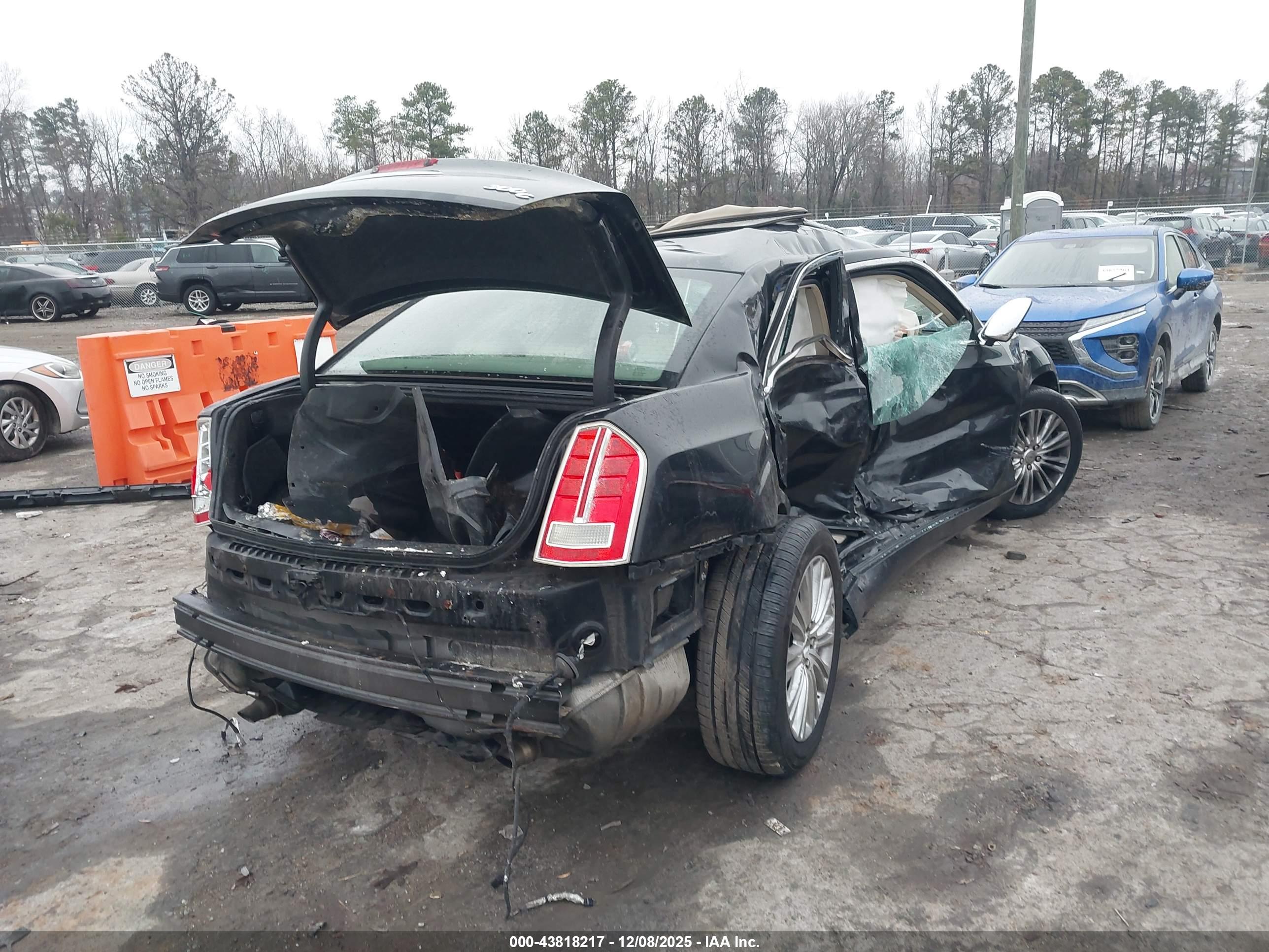 CHRYSLER 300C image 6