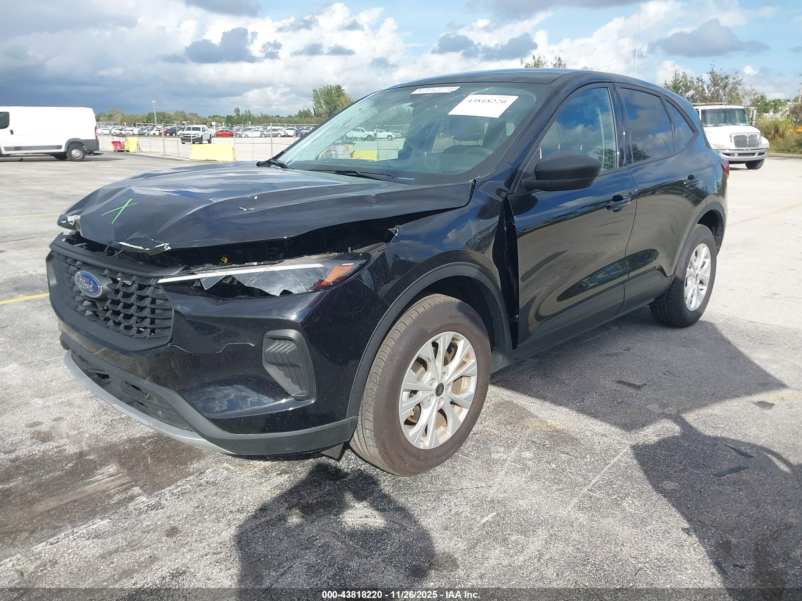 FORD ESCAPE image 2