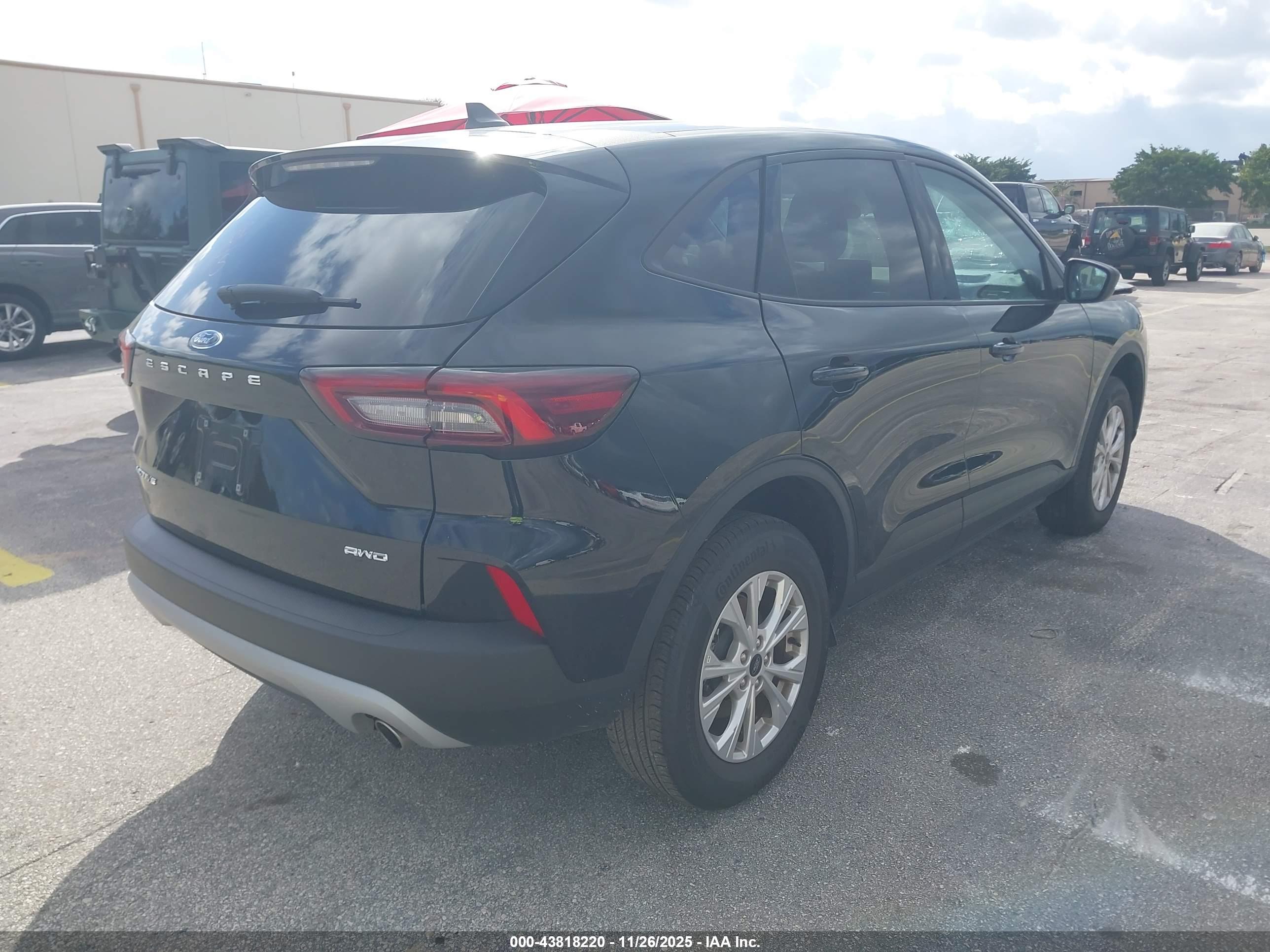 FORD ESCAPE image 4