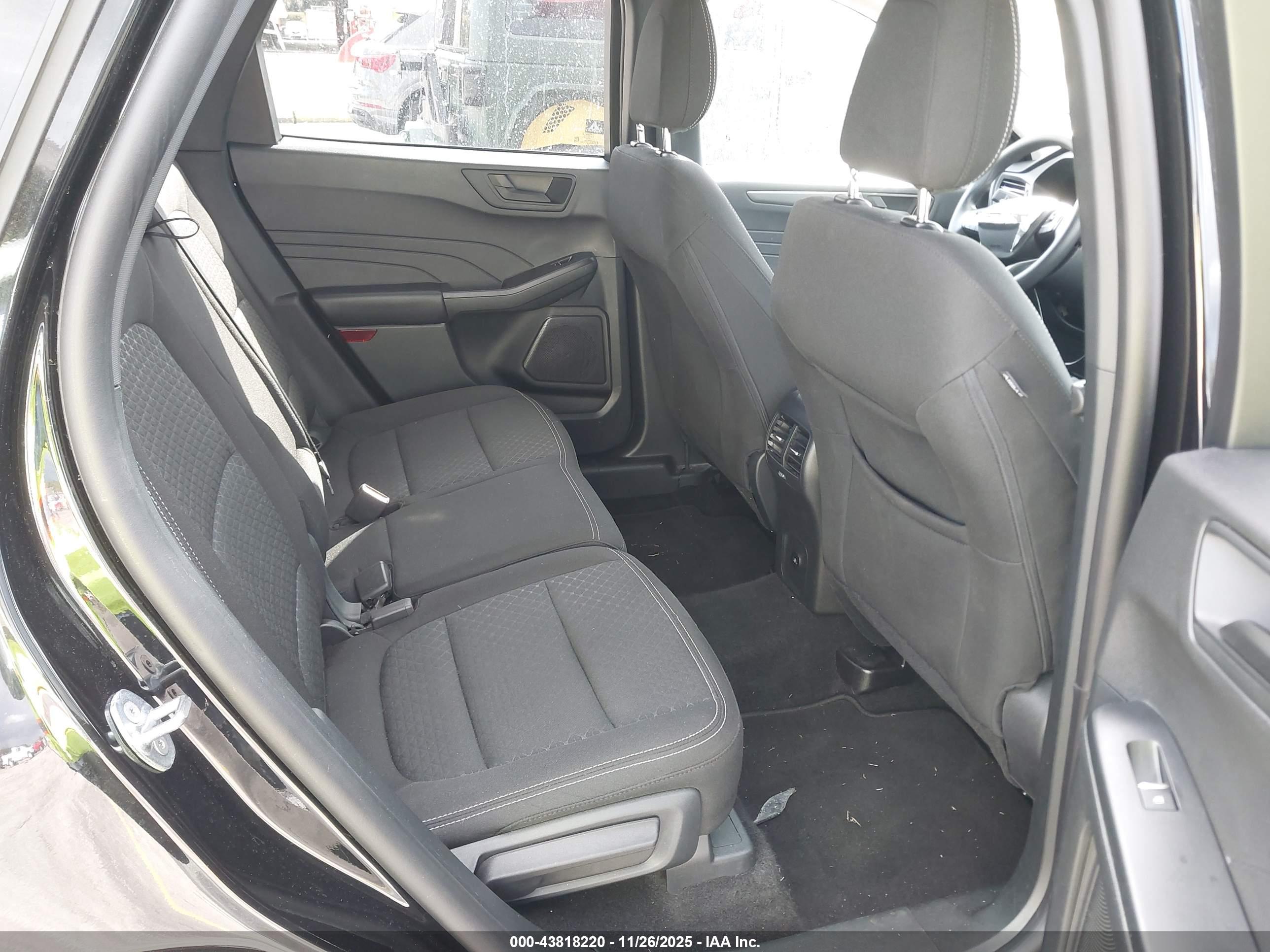FORD ESCAPE image 8