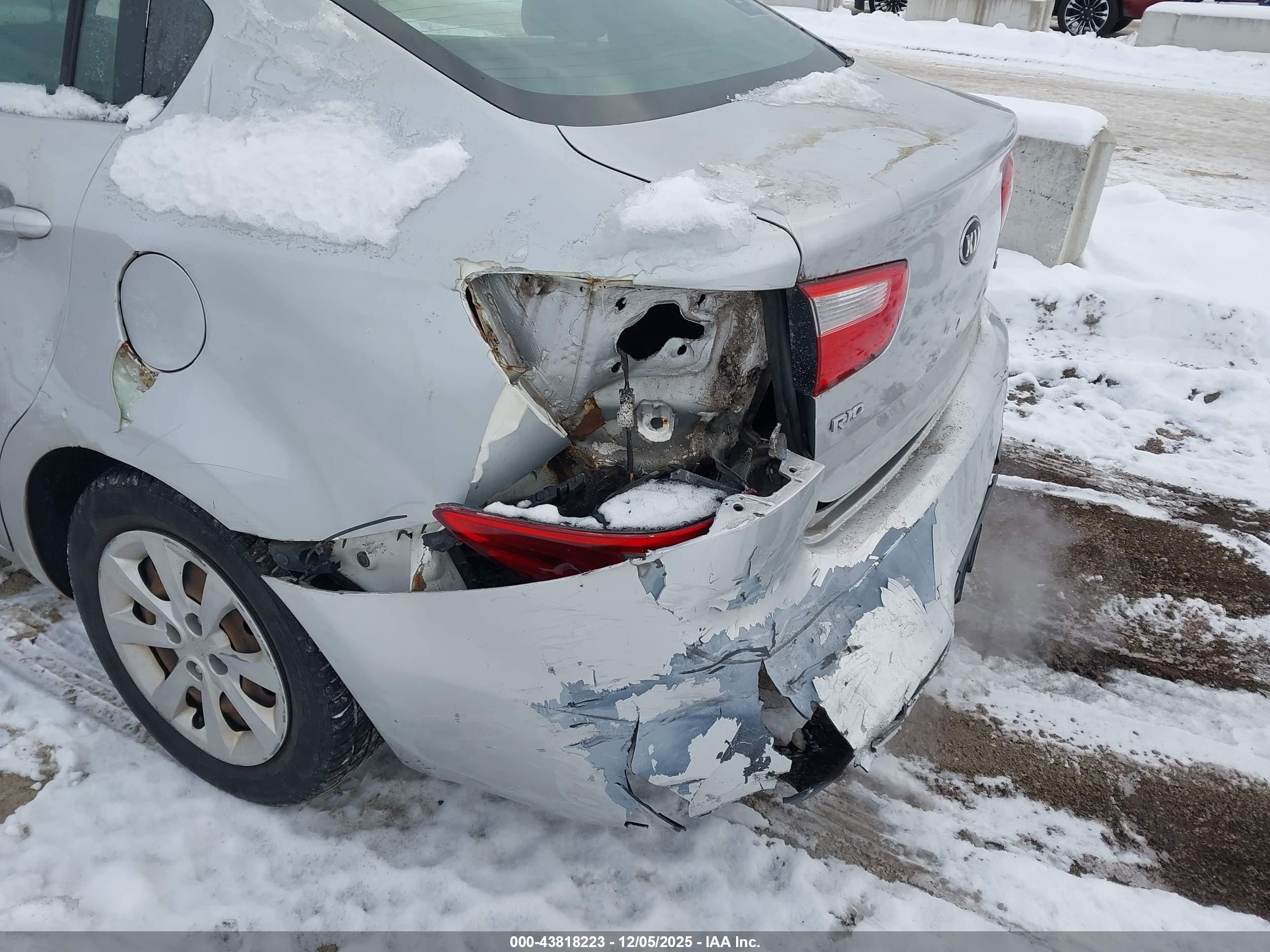 KIA RIO image 6