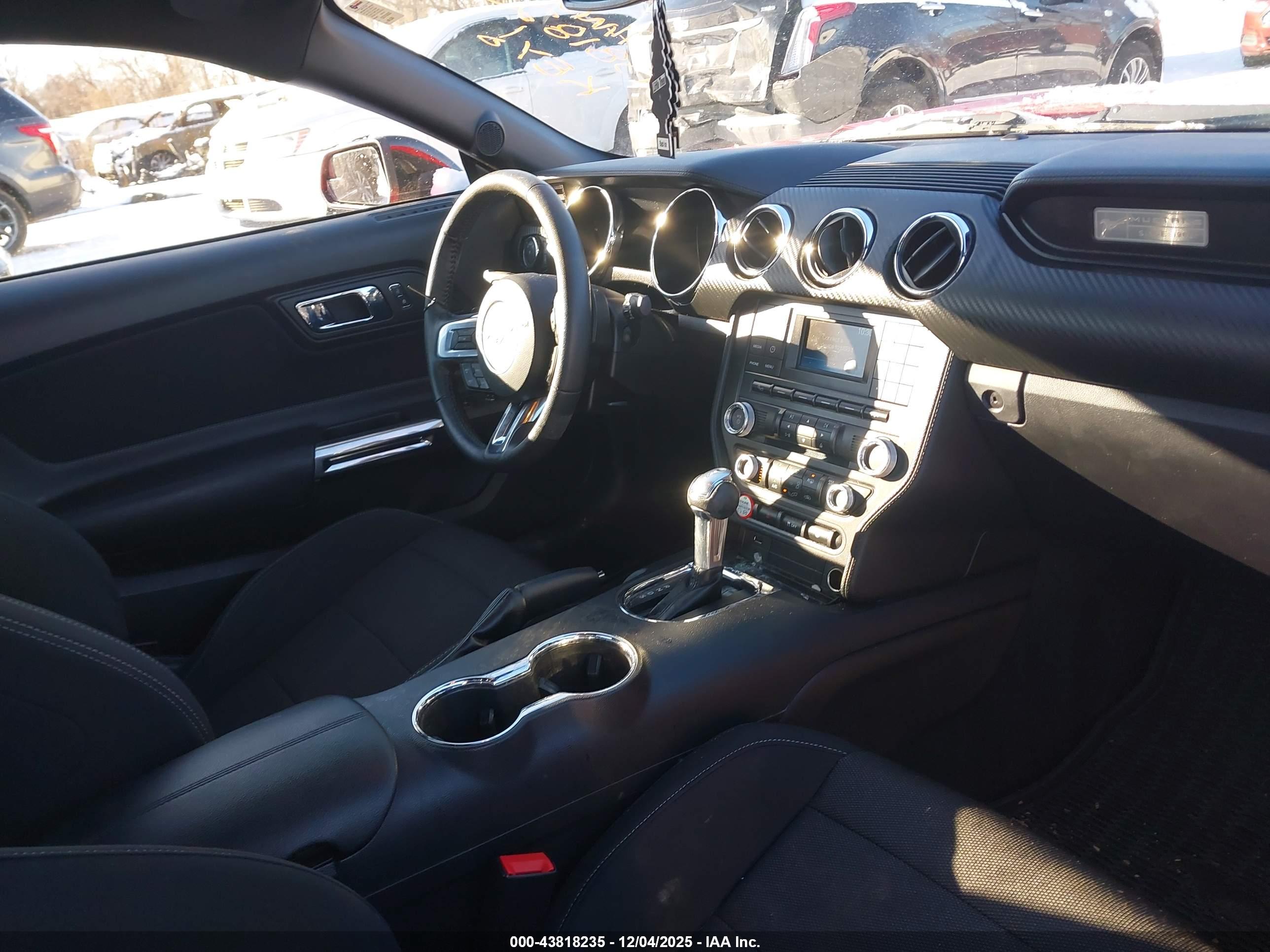 FORD MUSTANG image 5