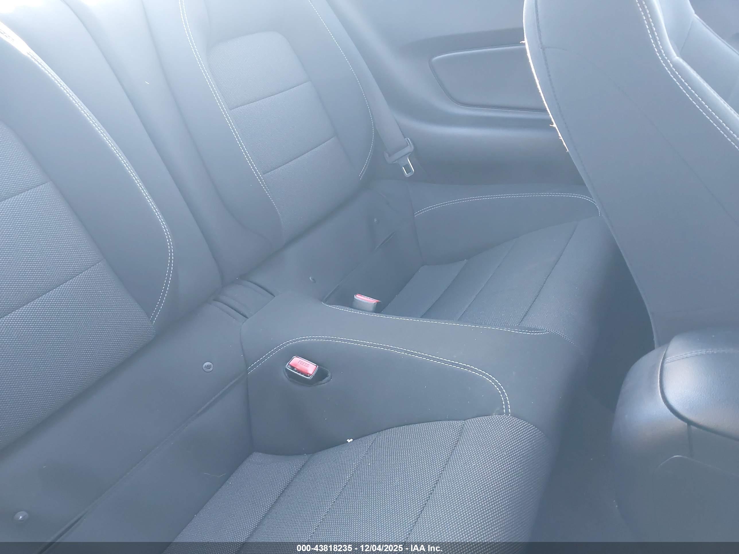 FORD MUSTANG image 8