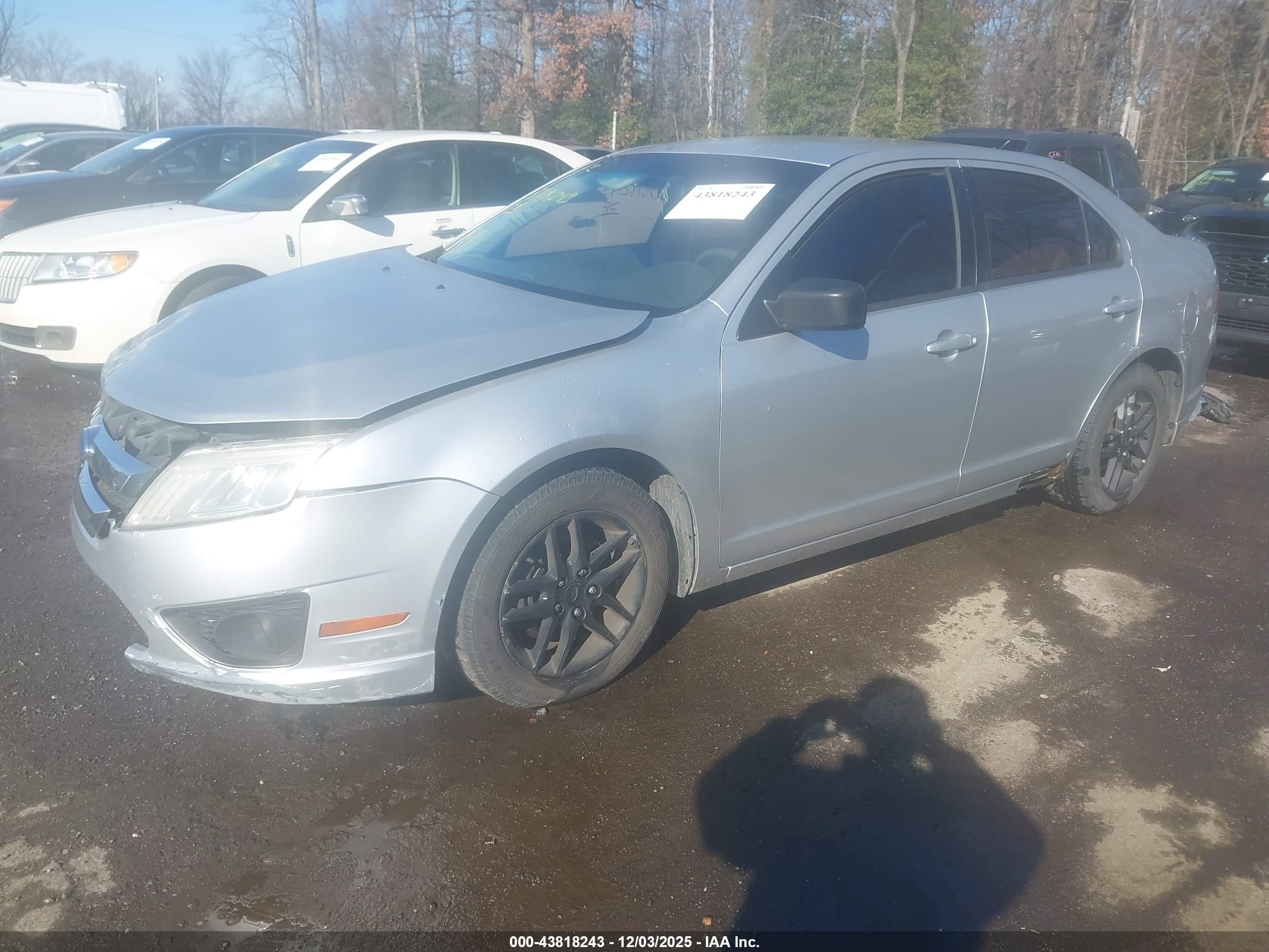 FORD FUSION image 2