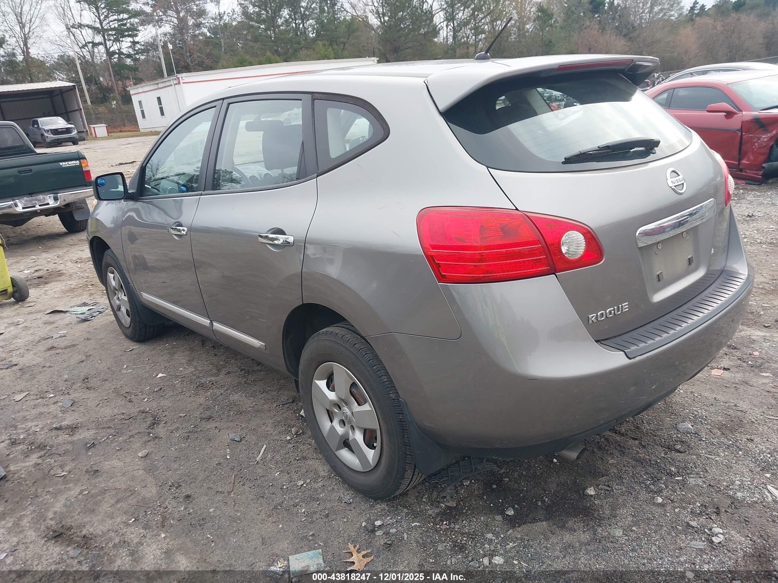 NISSAN ROGUE image 3
