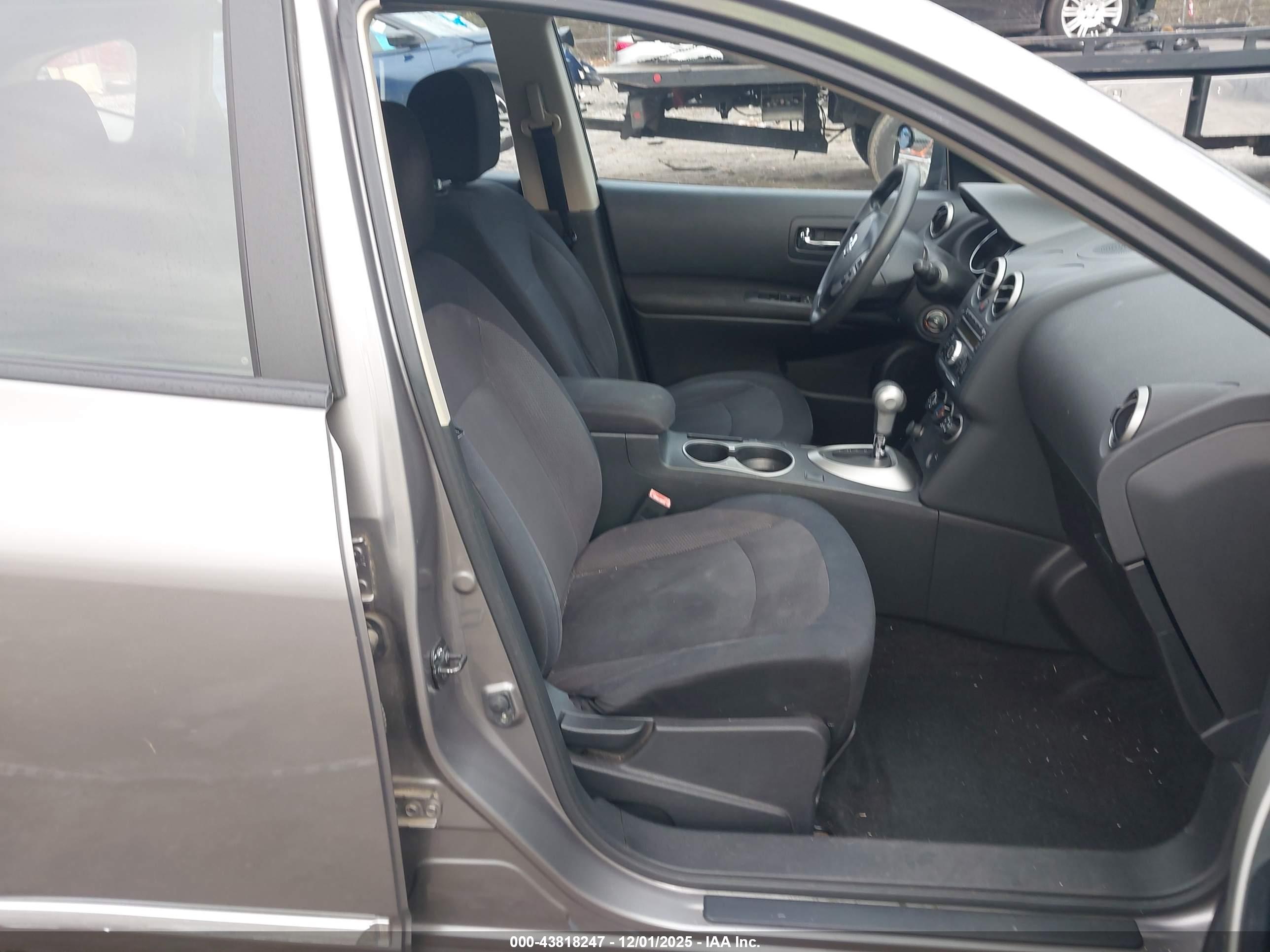 NISSAN ROGUE image 5