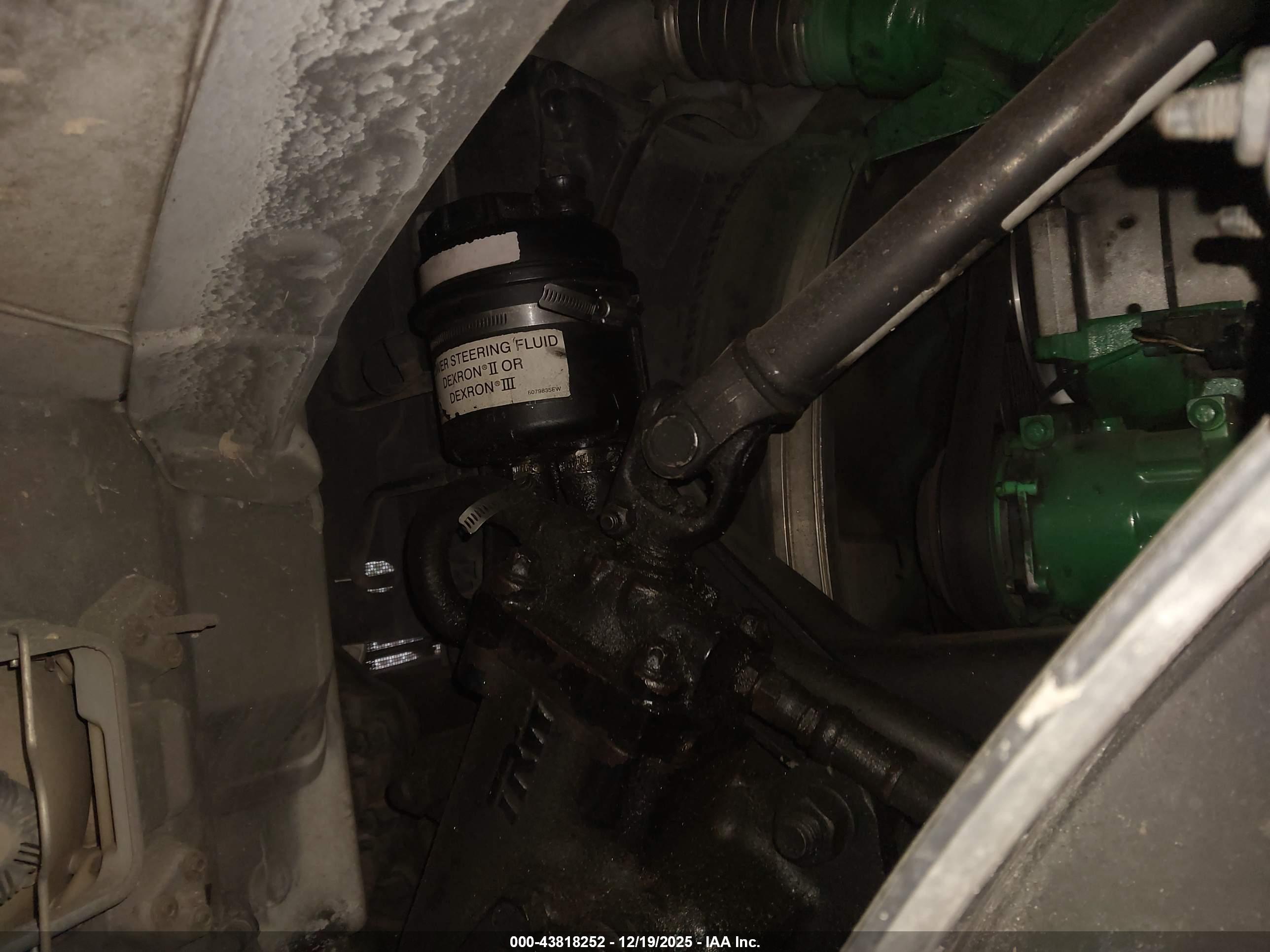 VOLVO VN image 10