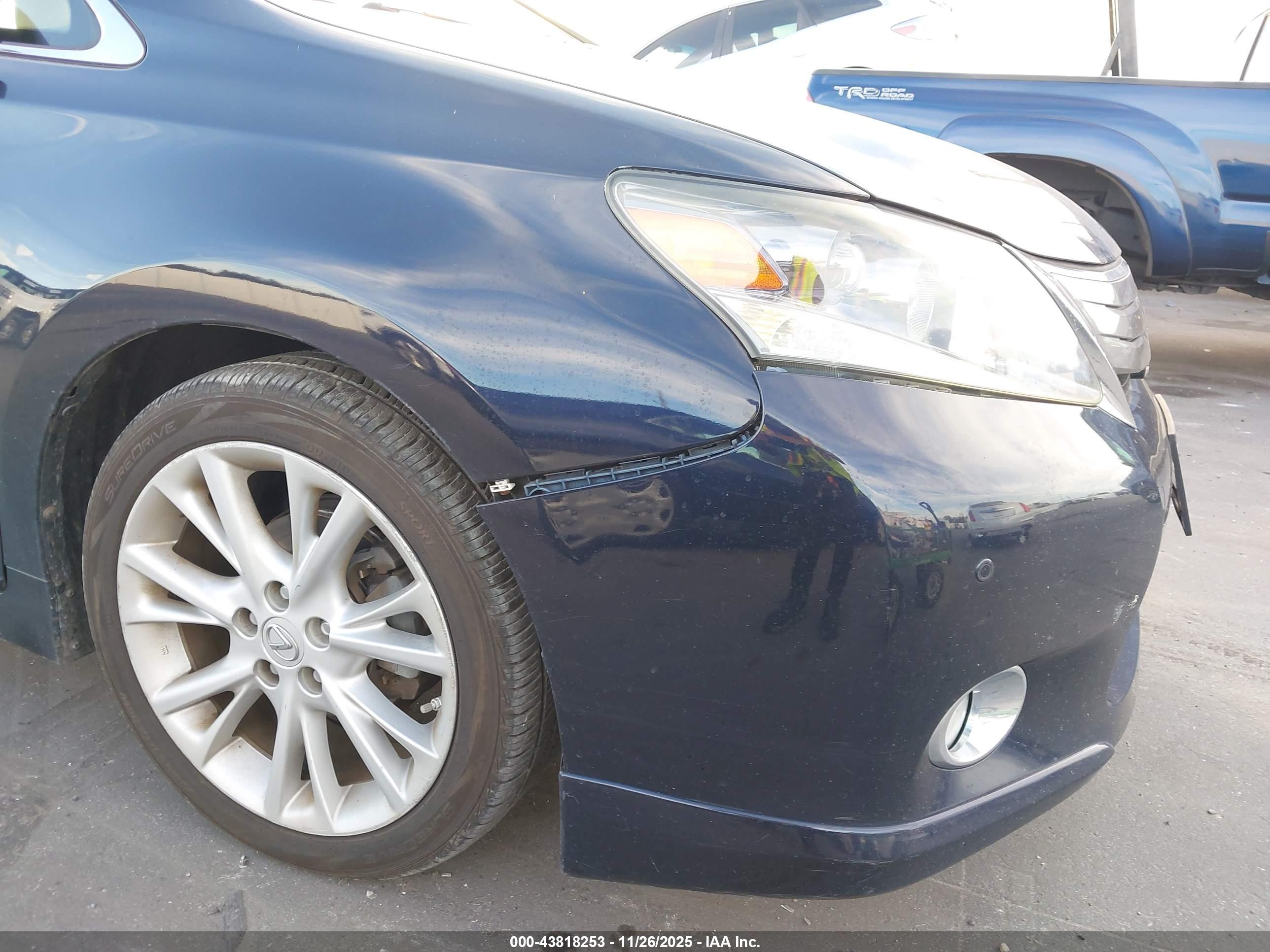 LEXUS HS image 6