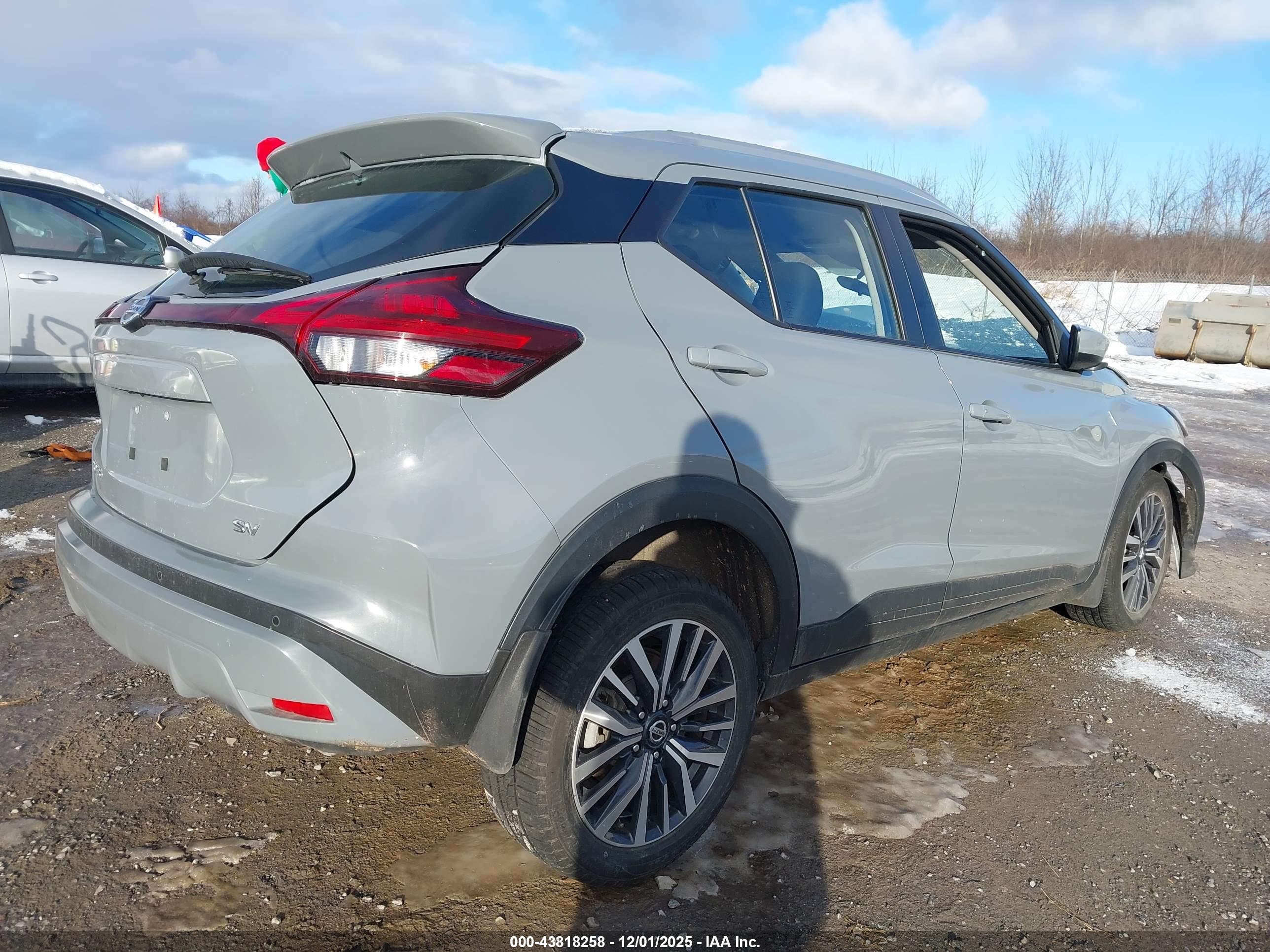 NISSAN KICKS image 4