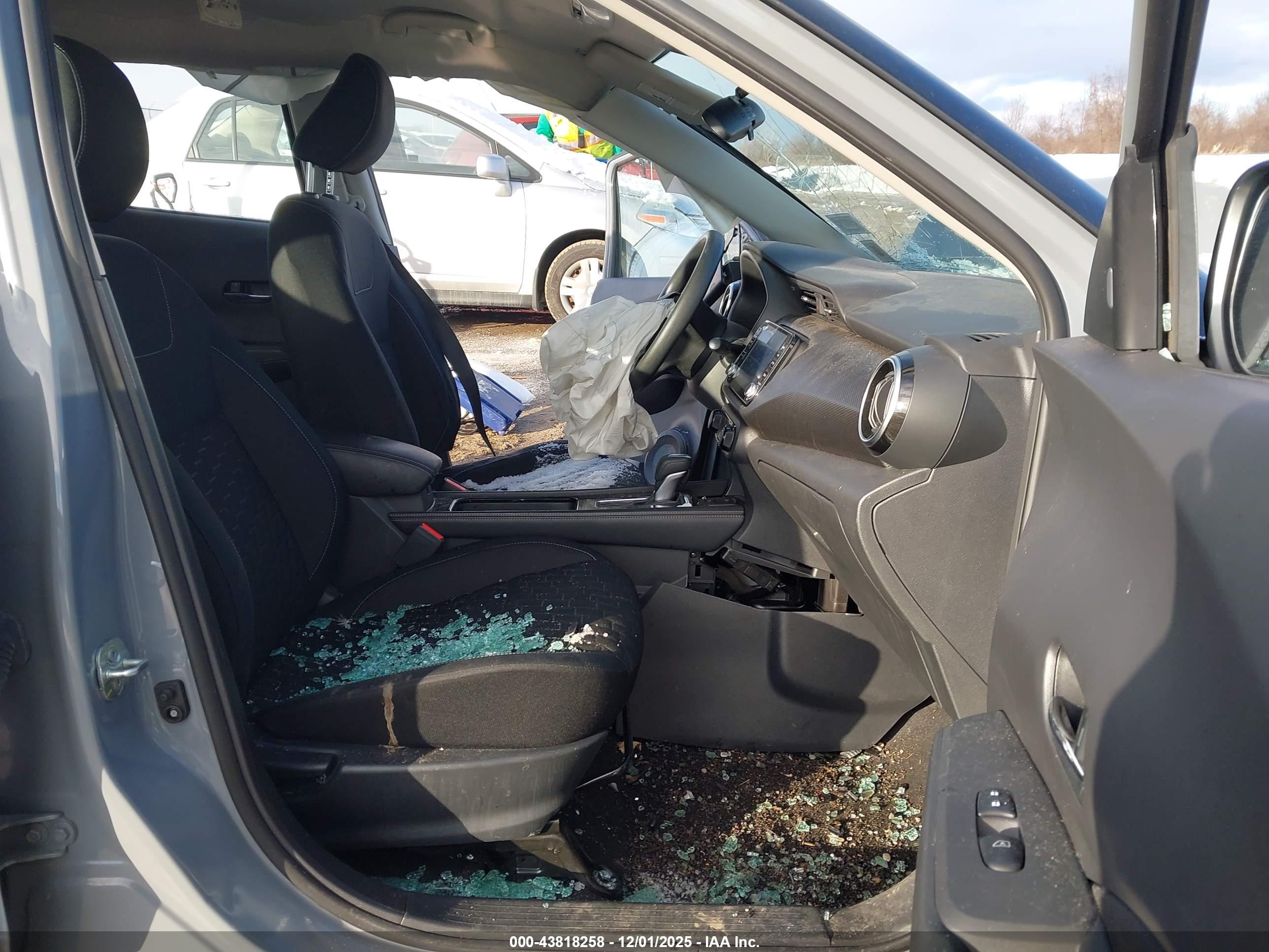 NISSAN KICKS image 5