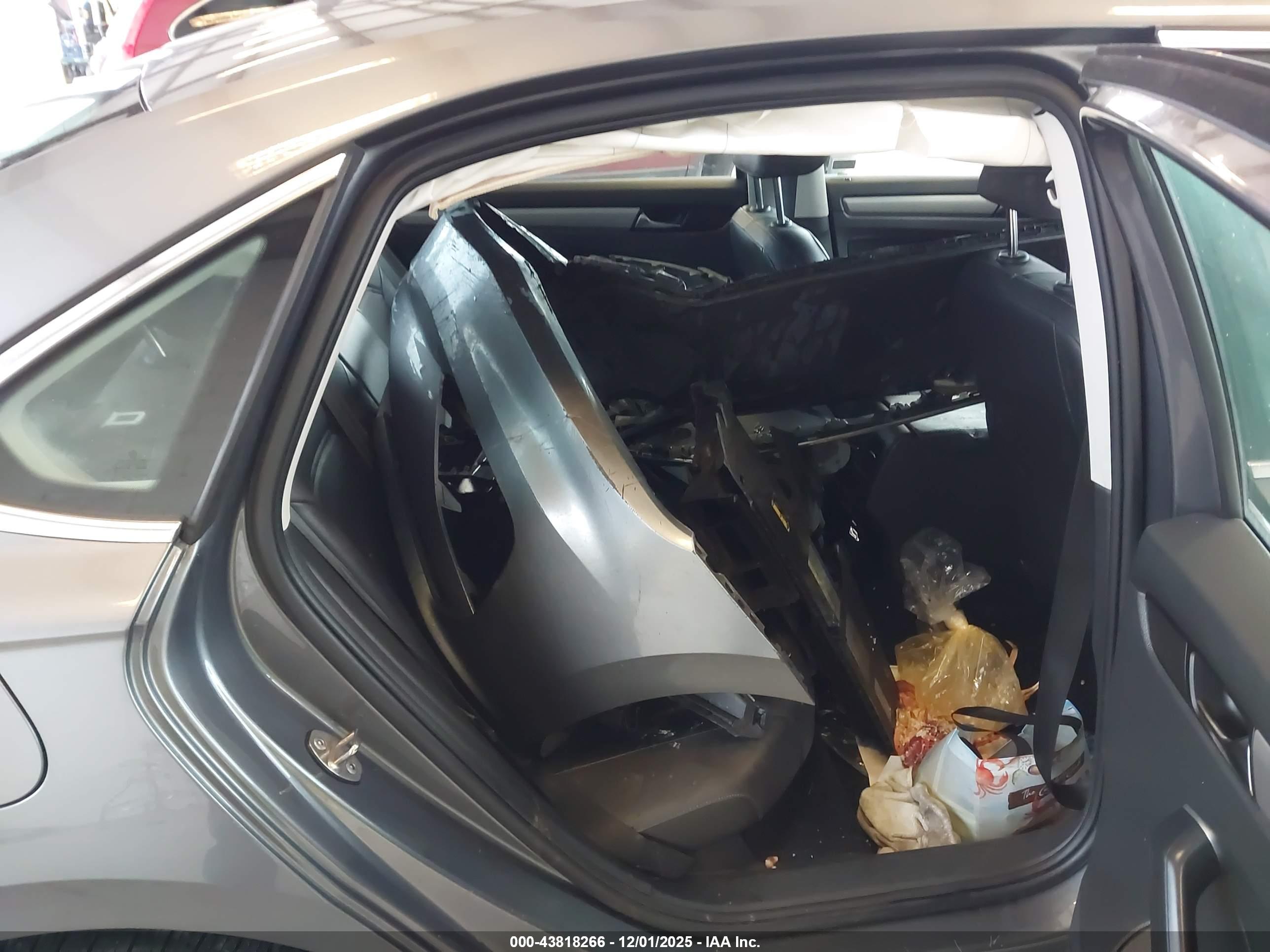 VOLKSWAGEN PASSAT image 8