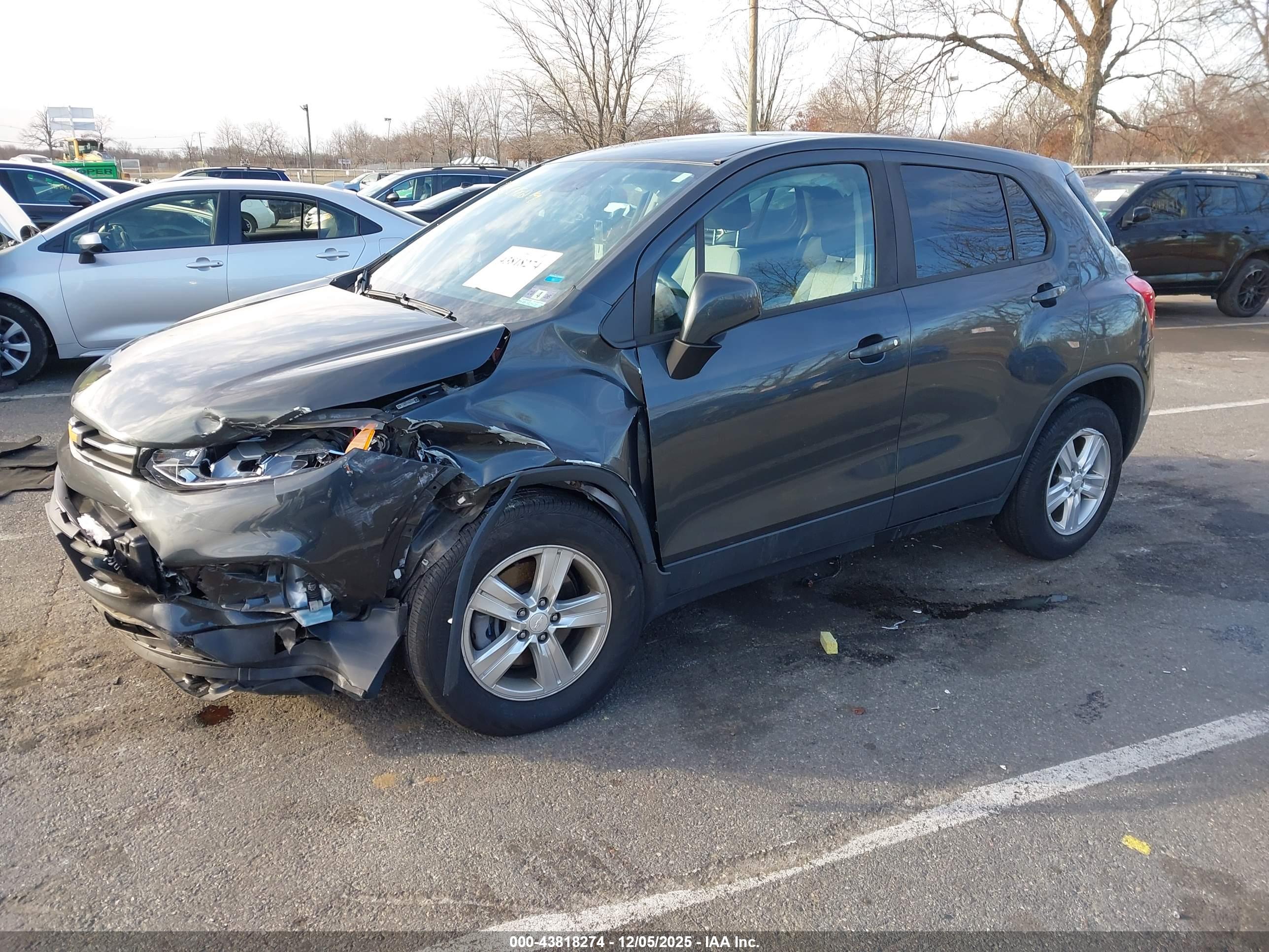 CHEVROLET TRAX image 2