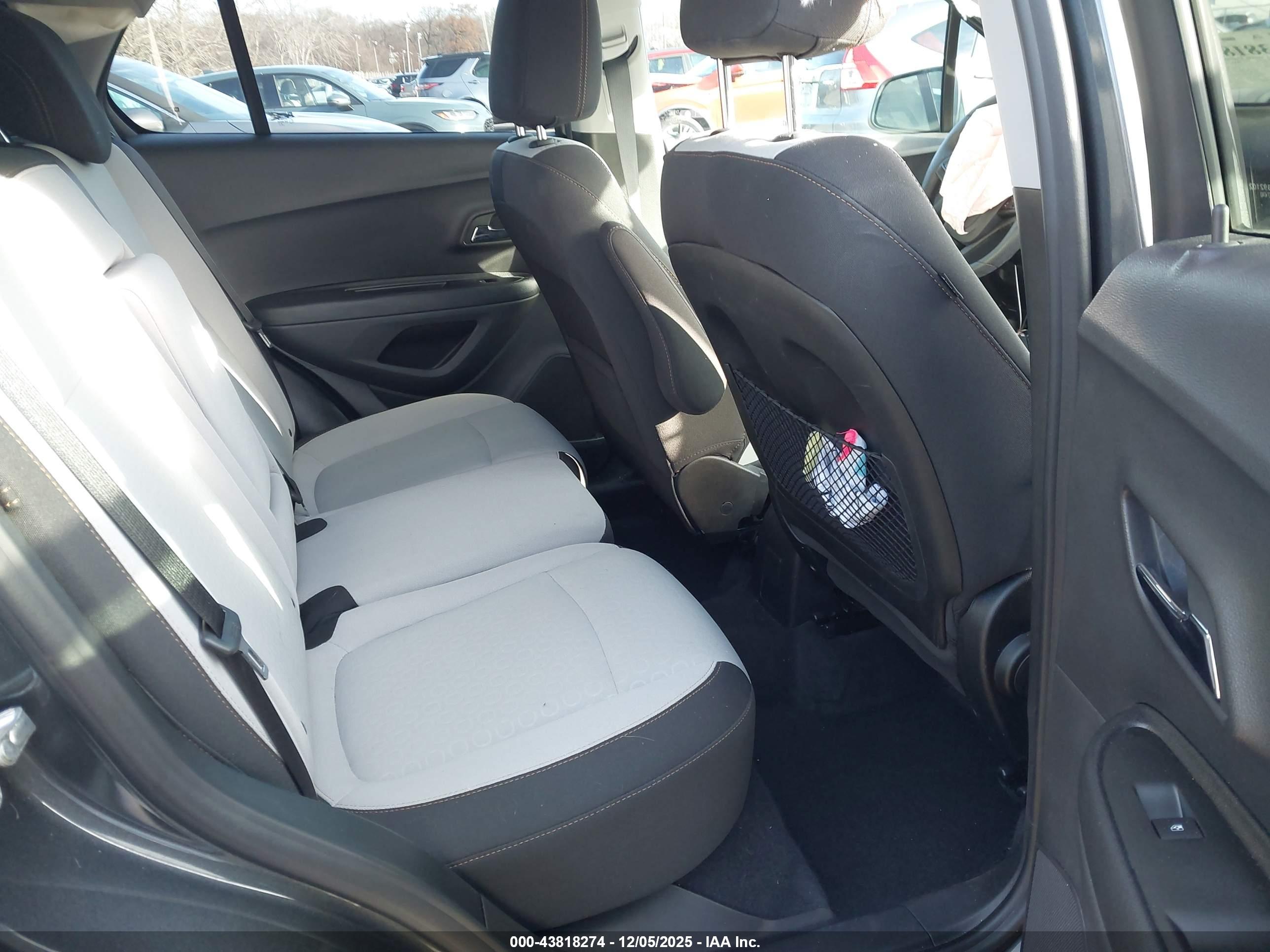 CHEVROLET TRAX image 8
