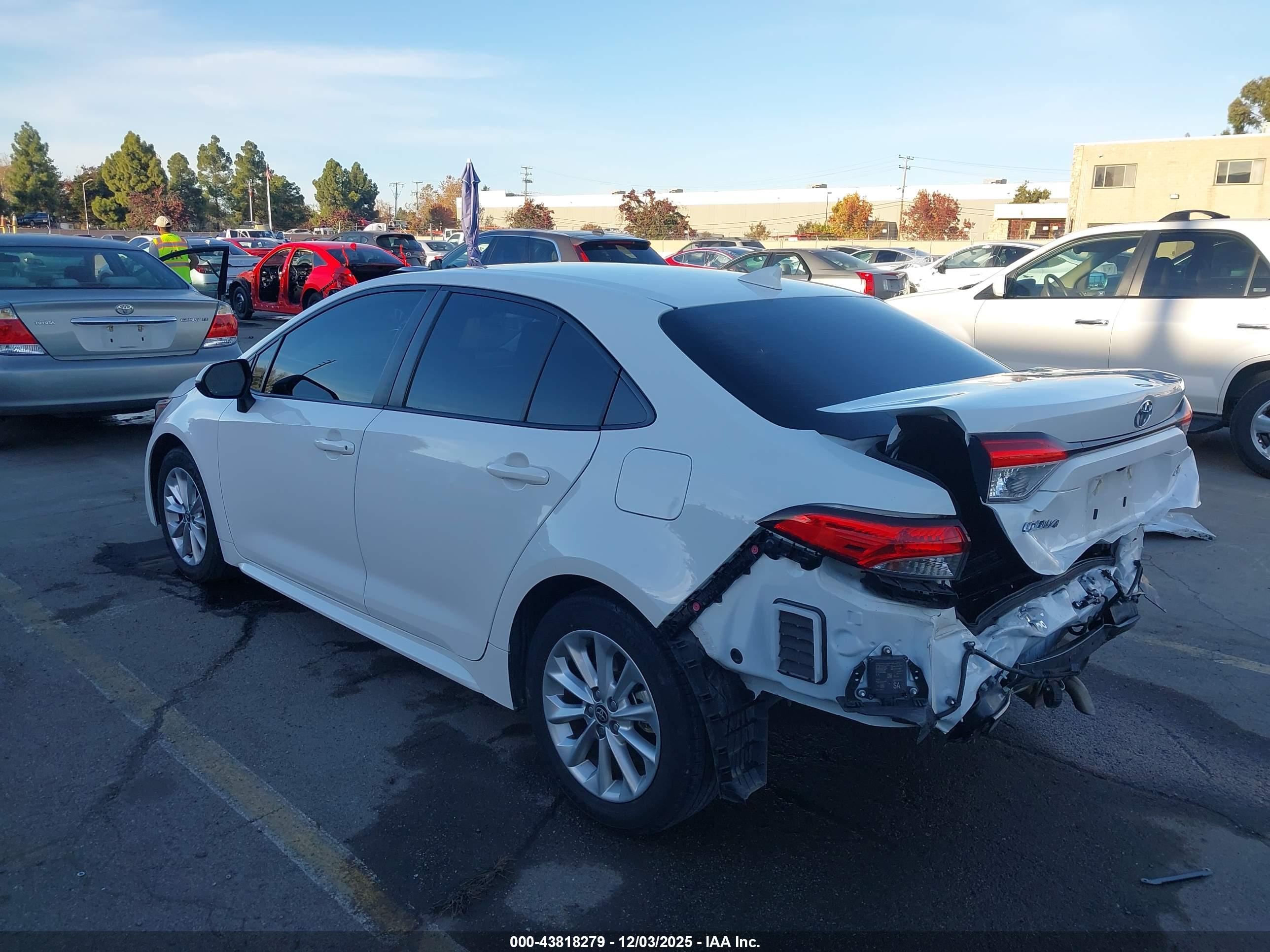 TOYOTA COROLLA image 3