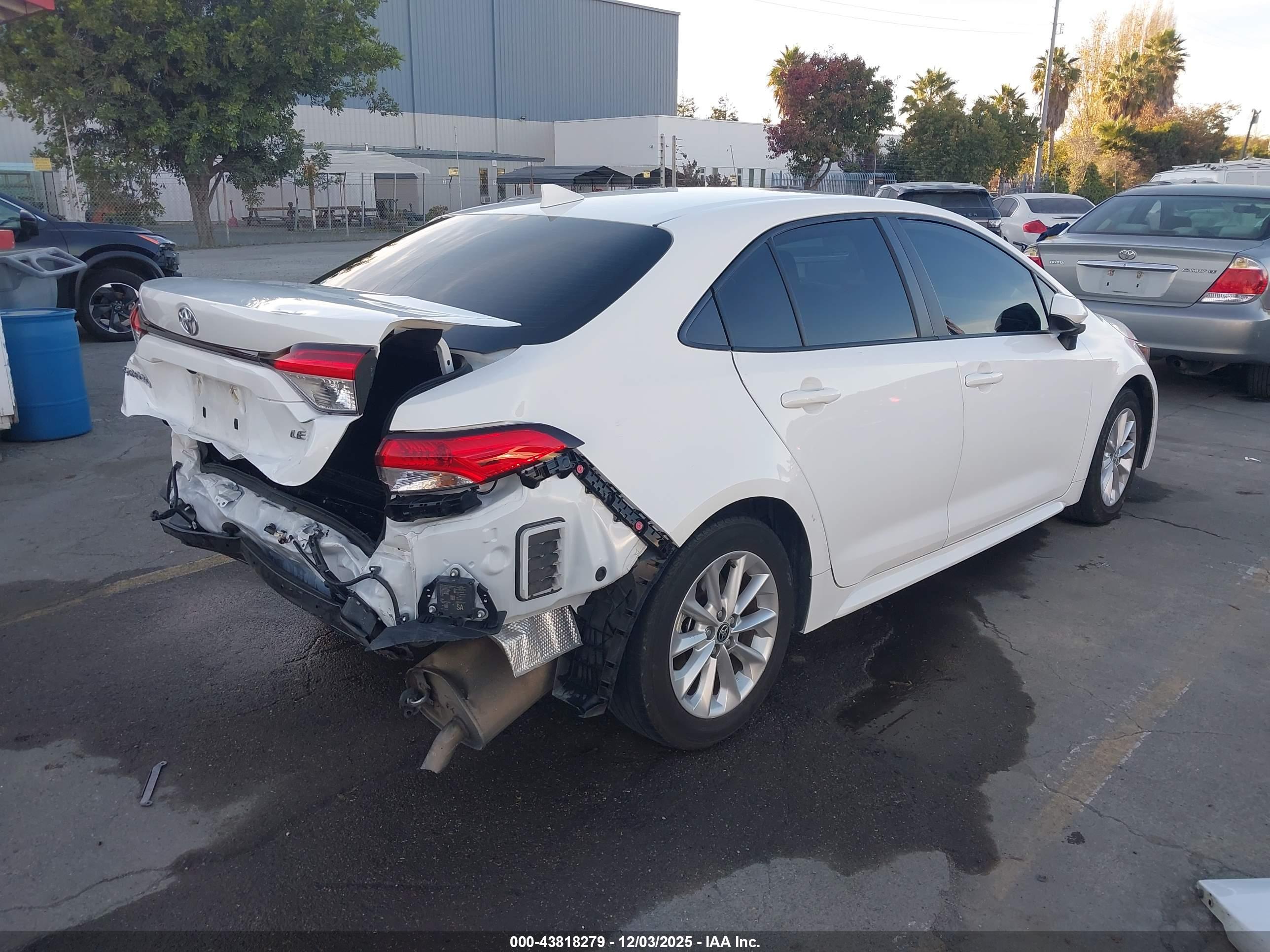 TOYOTA COROLLA image 4