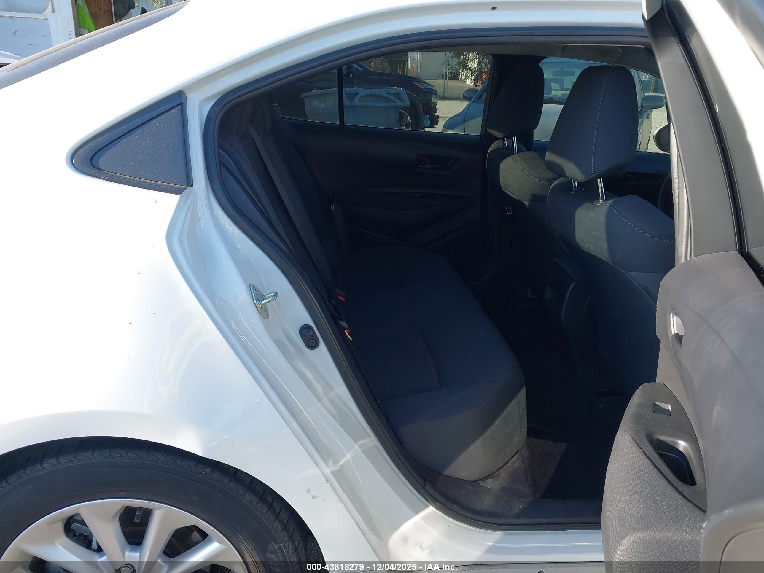 TOYOTA COROLLA image 8