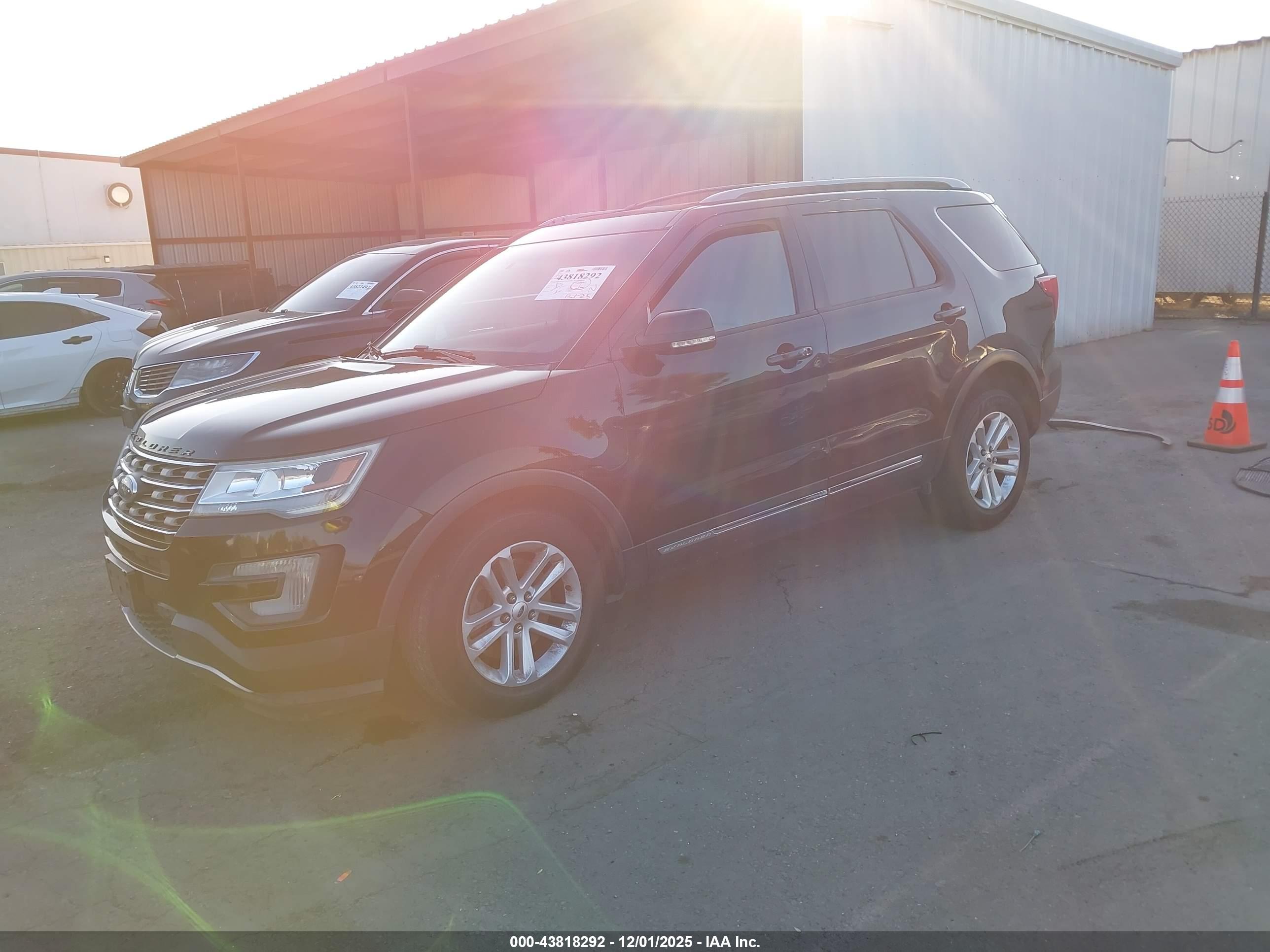 FORD EXPLORER image 2