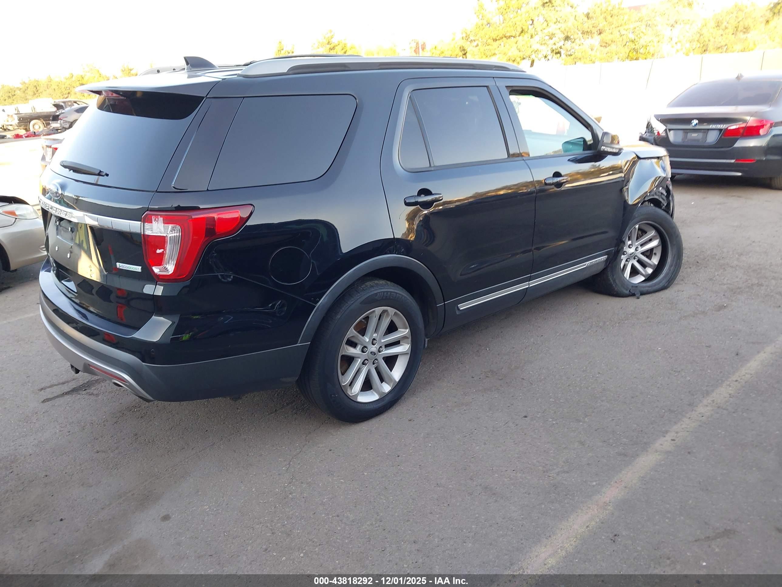 FORD EXPLORER image 4