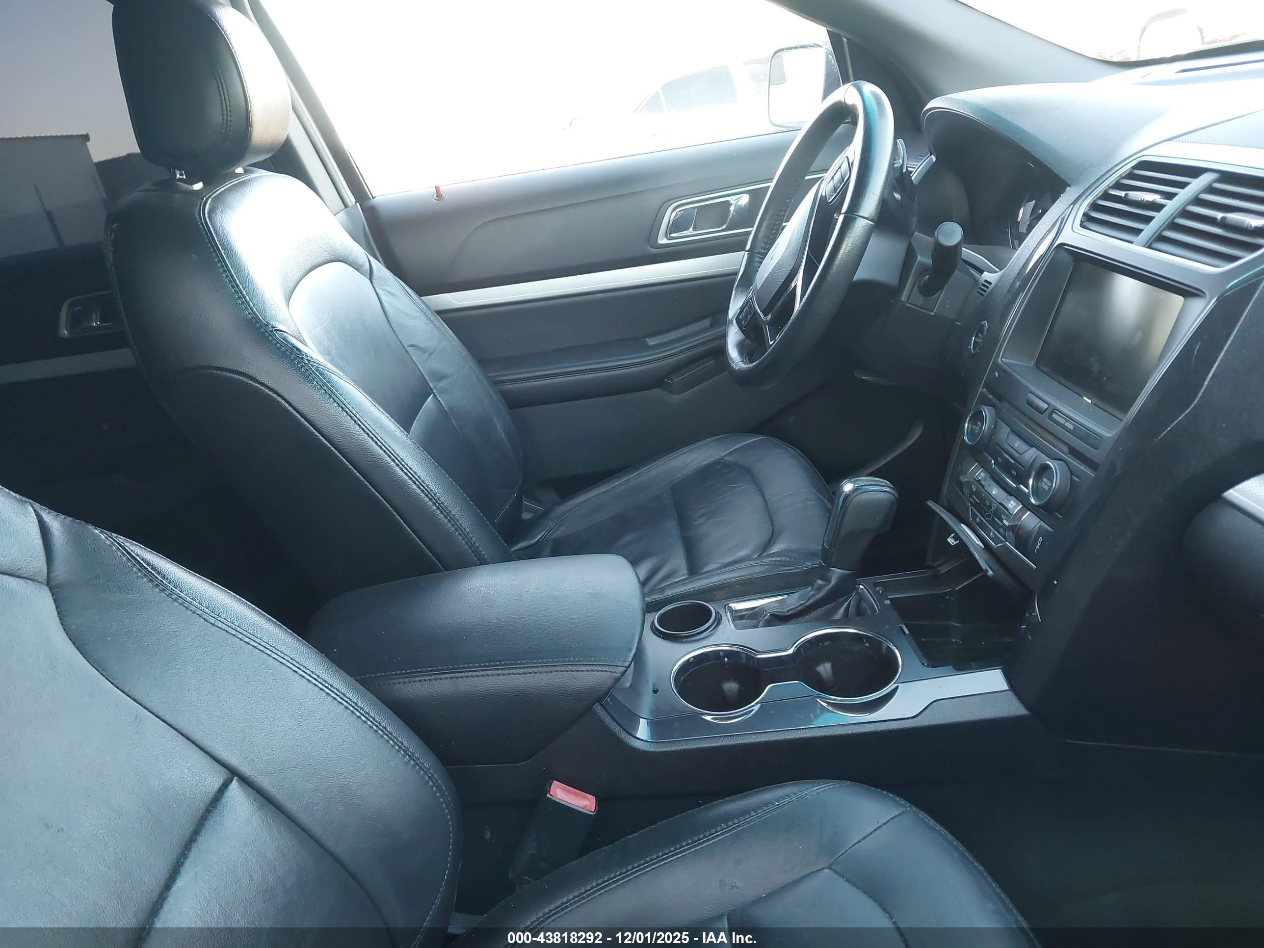 FORD EXPLORER image 5