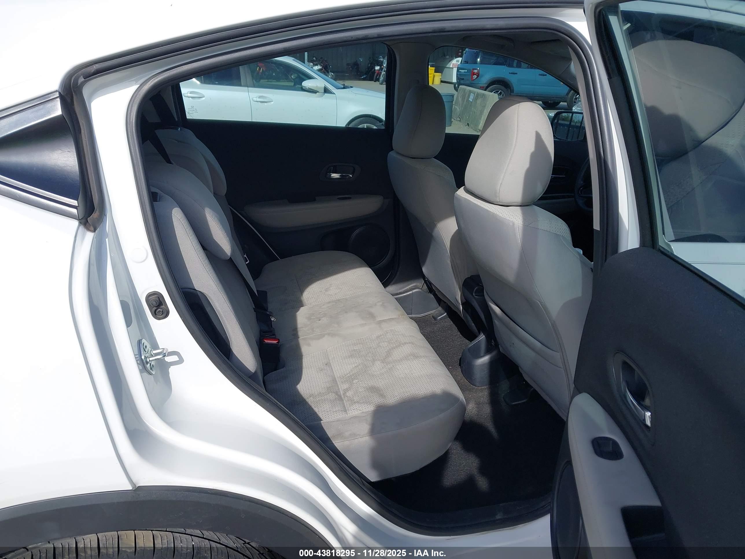 HONDA HR-V image 8