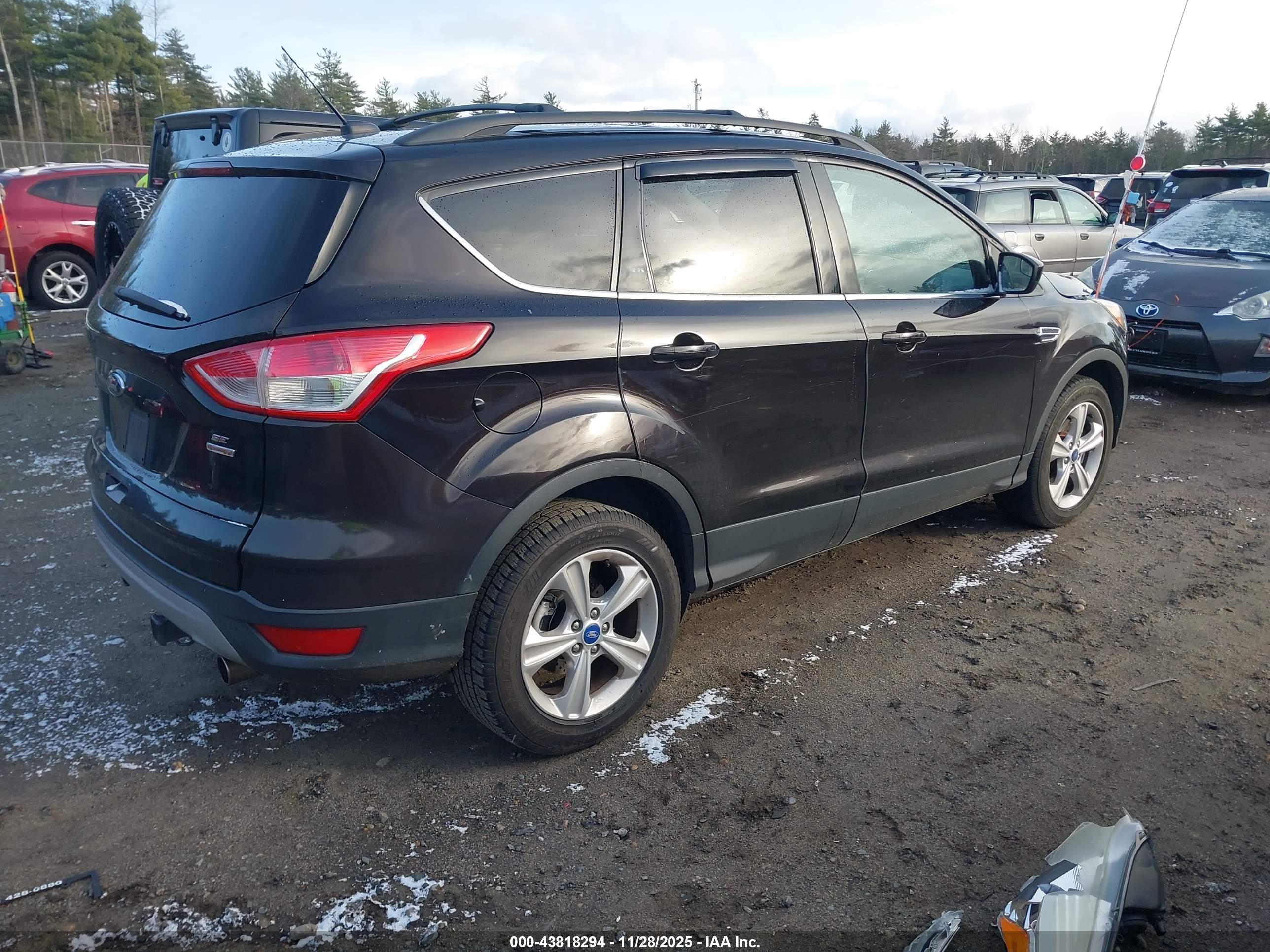FORD ESCAPE image 4