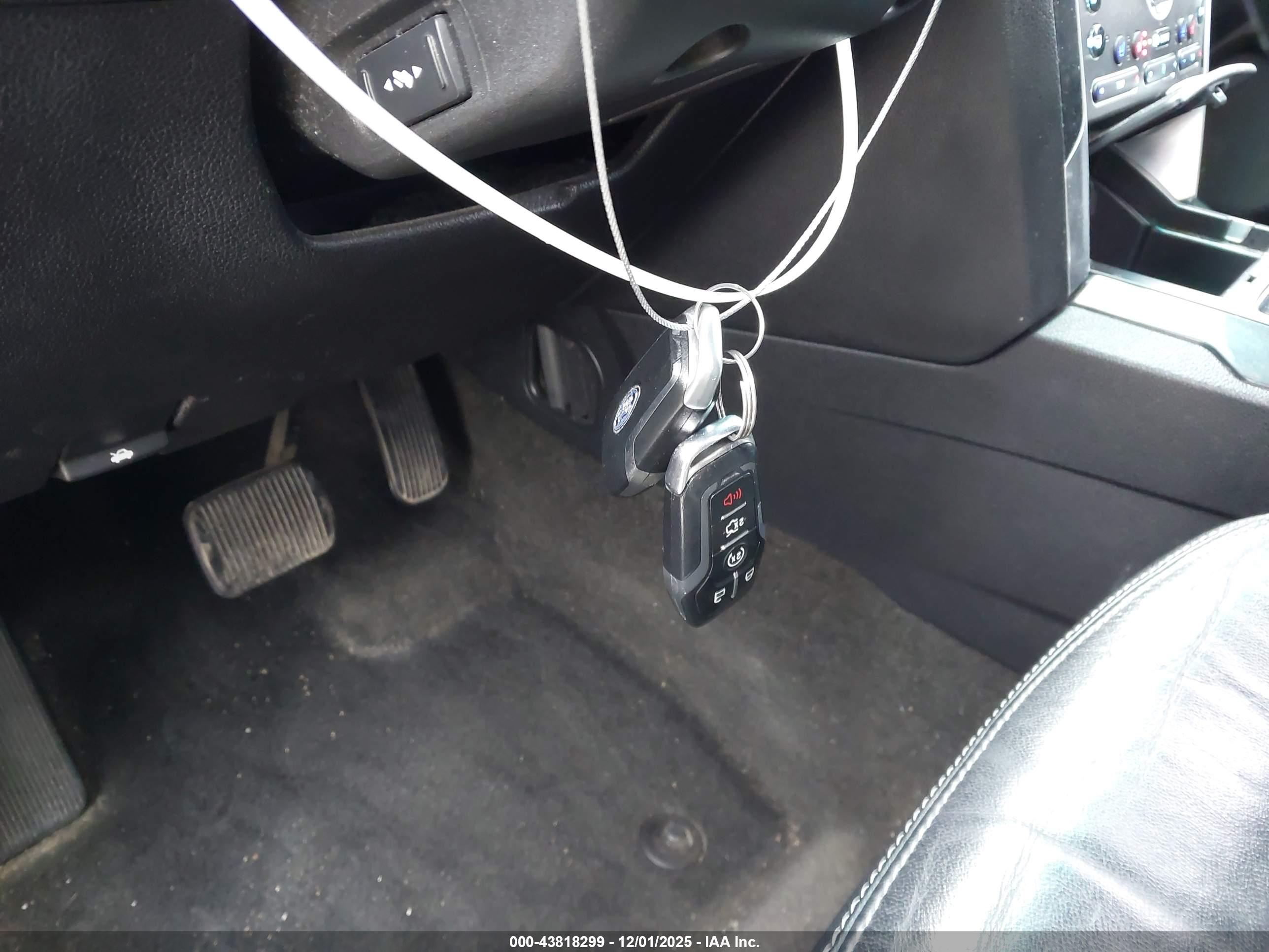 FORD EXPLORER image 11