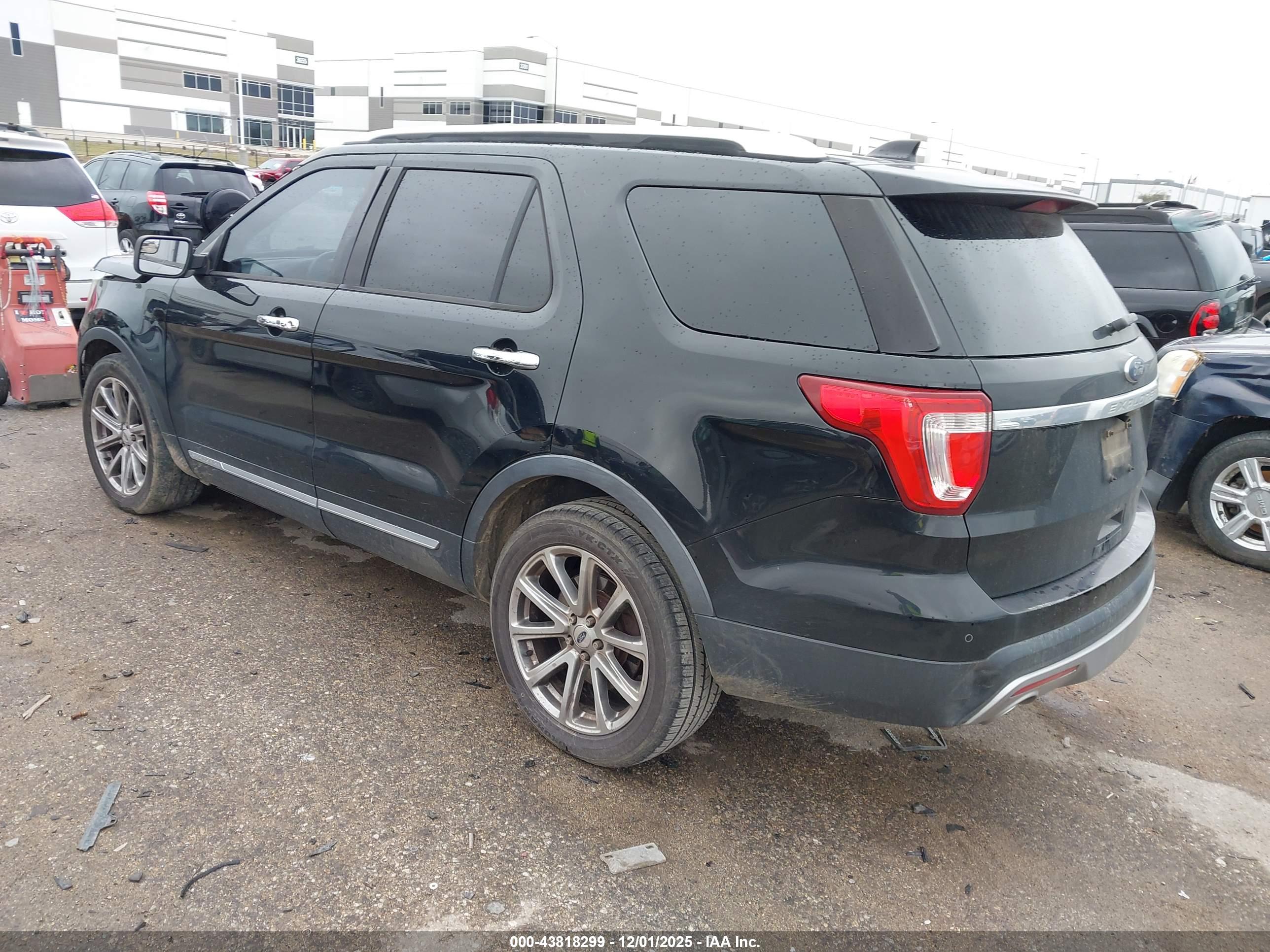 FORD EXPLORER image 3