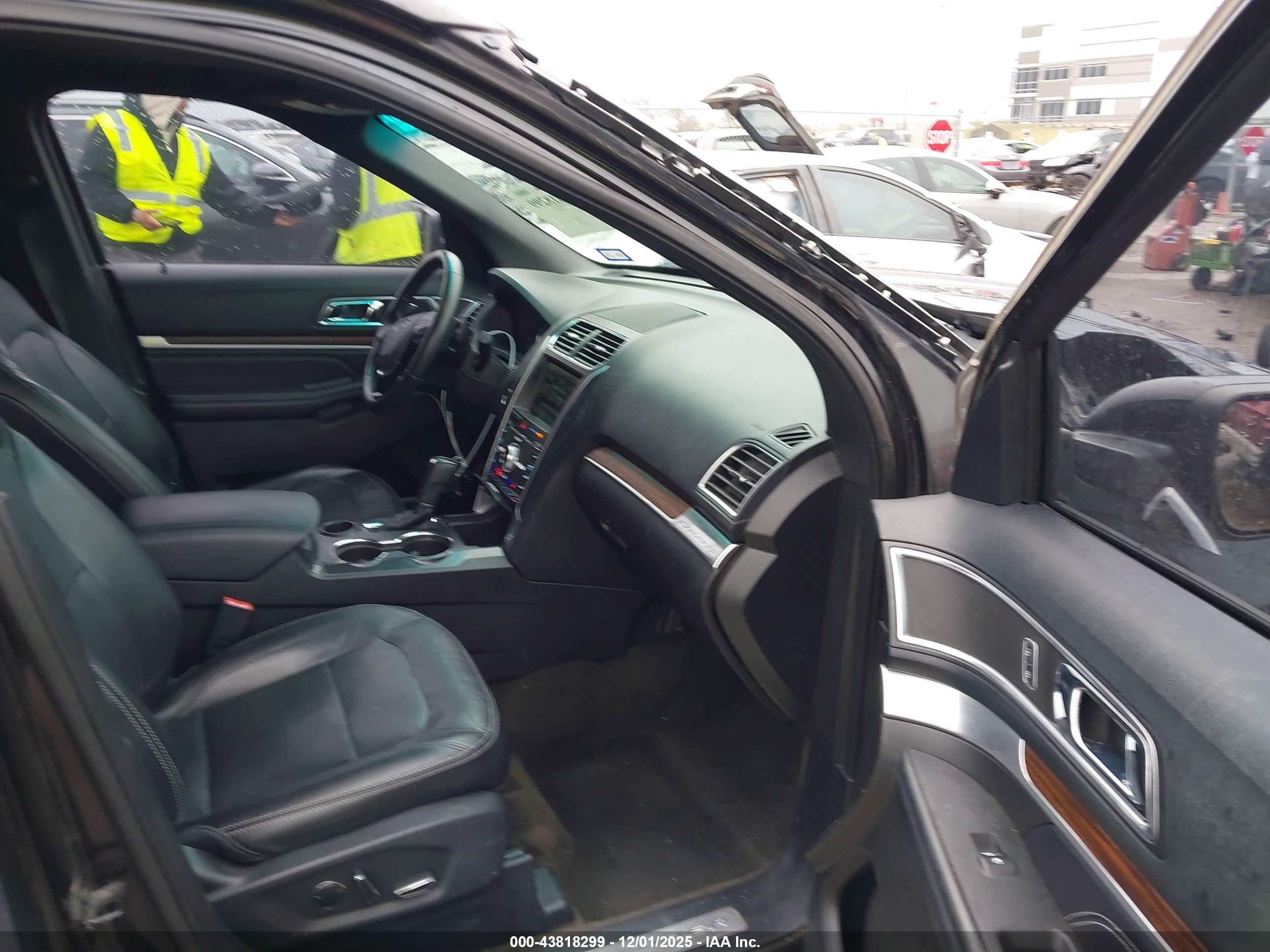 FORD EXPLORER image 5