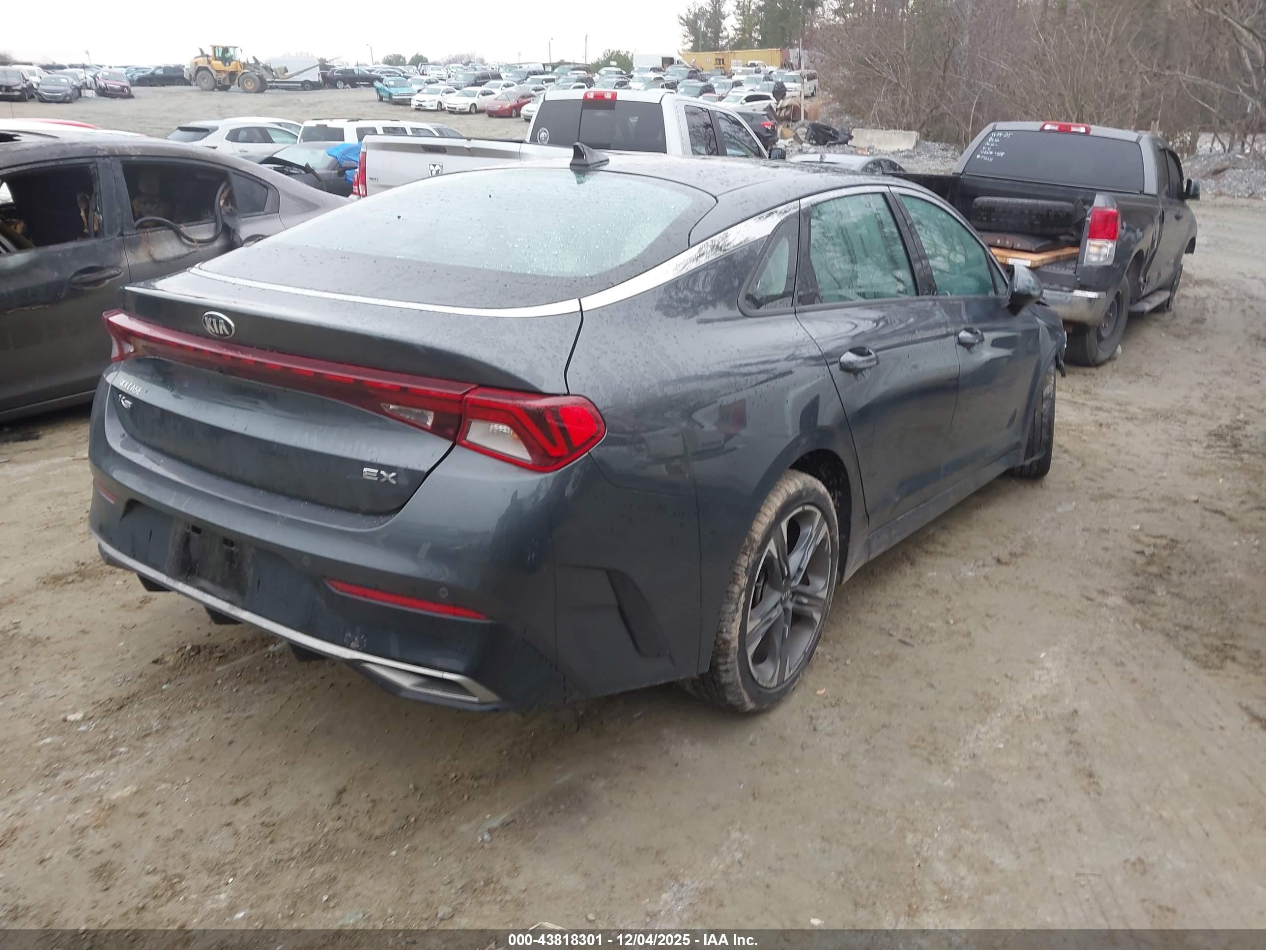 KIA K5 image 4