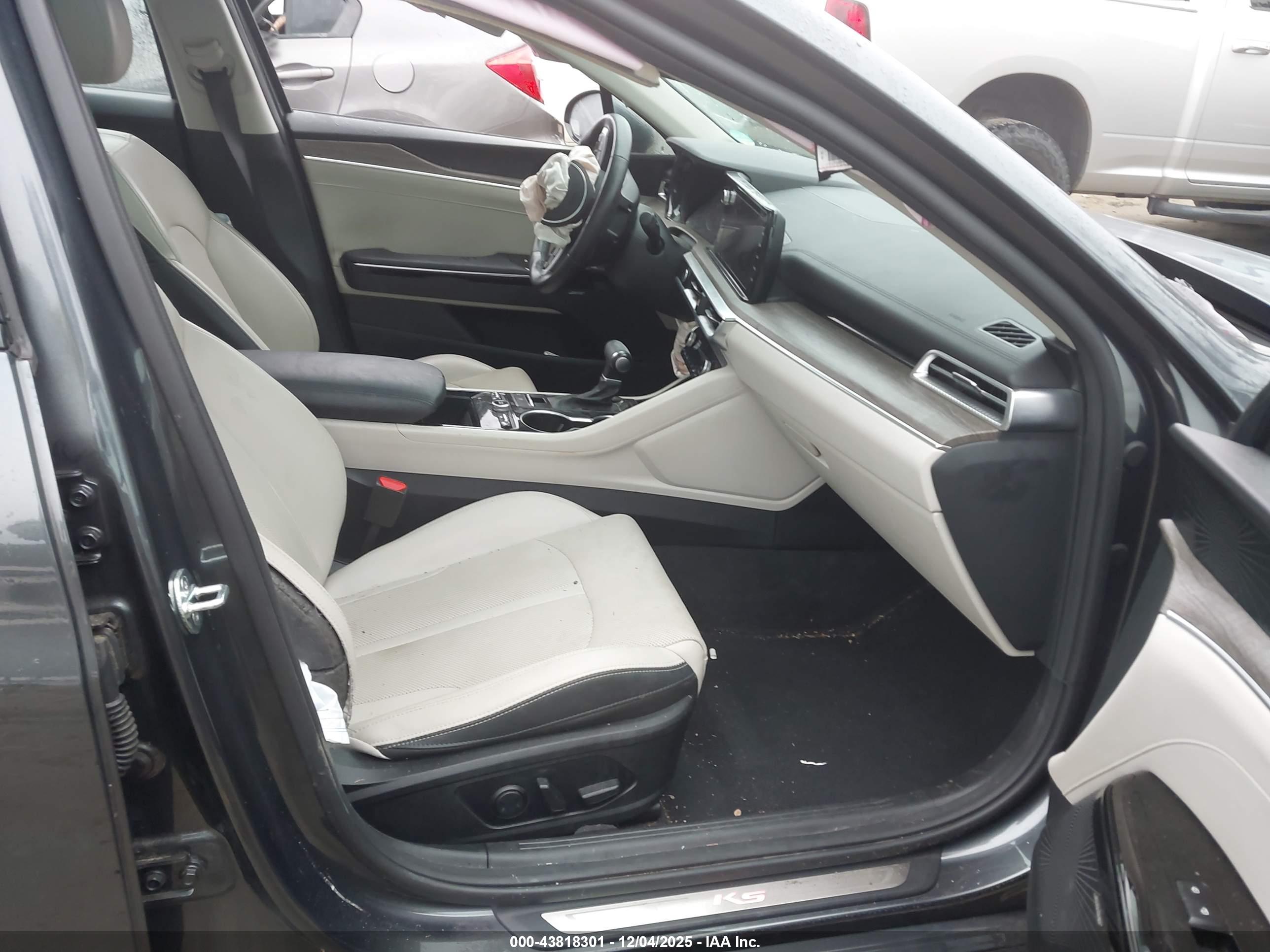 KIA K5 image 5
