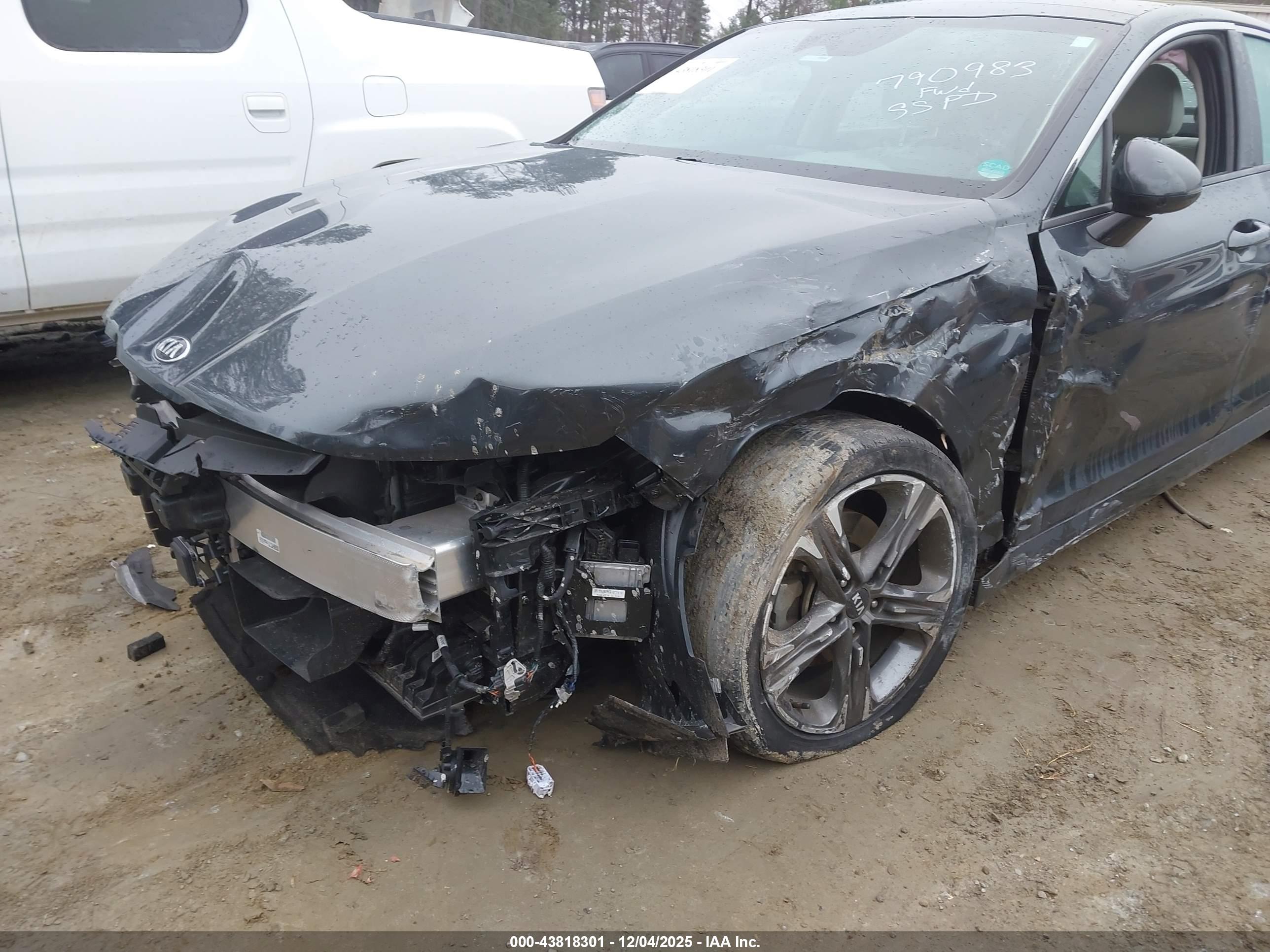 KIA K5 image 6