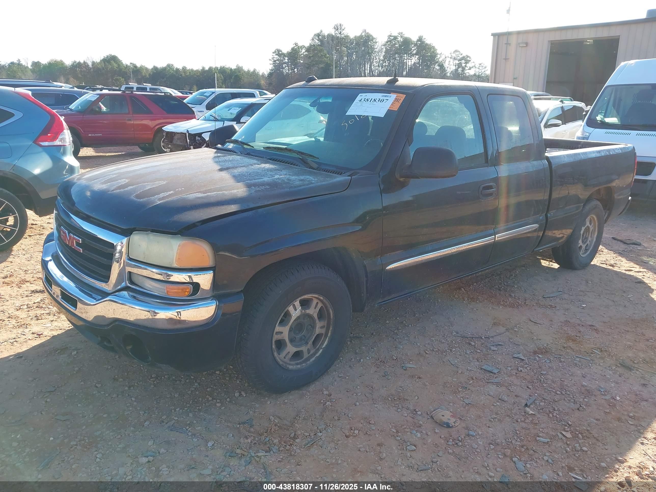 GMC SIERRA image 2