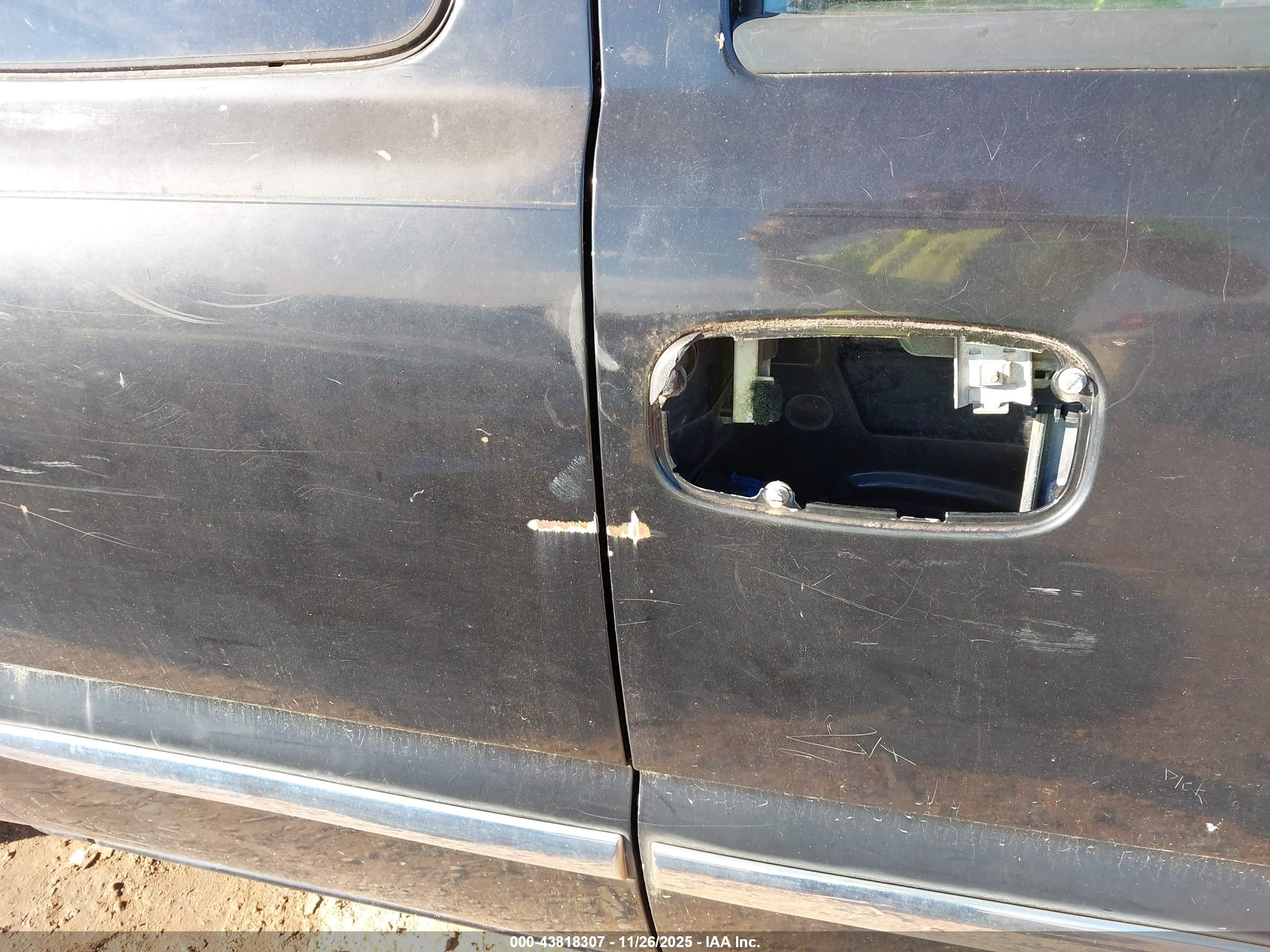 GMC SIERRA image 6