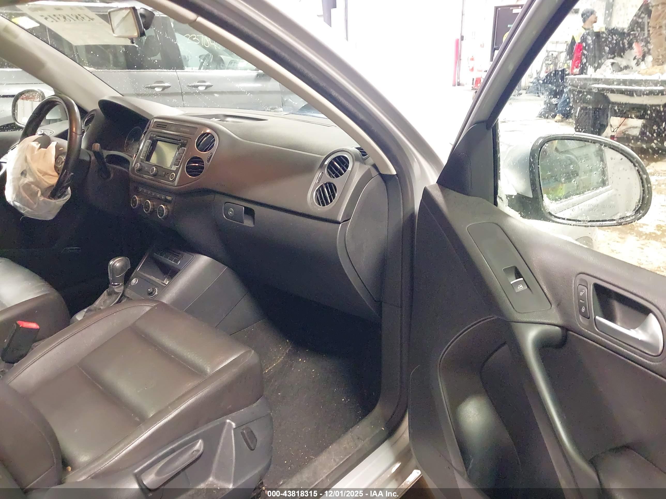 VOLKSWAGEN TIGUAN image 5