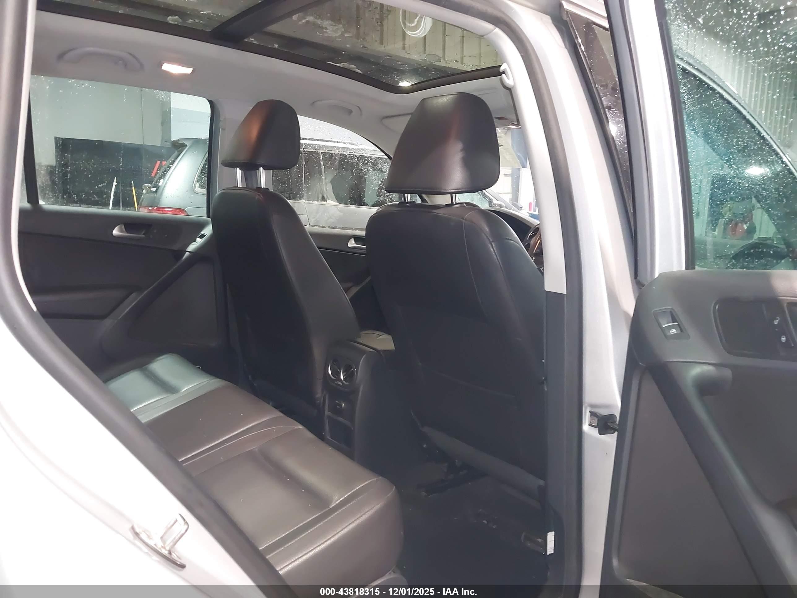 VOLKSWAGEN TIGUAN image 8