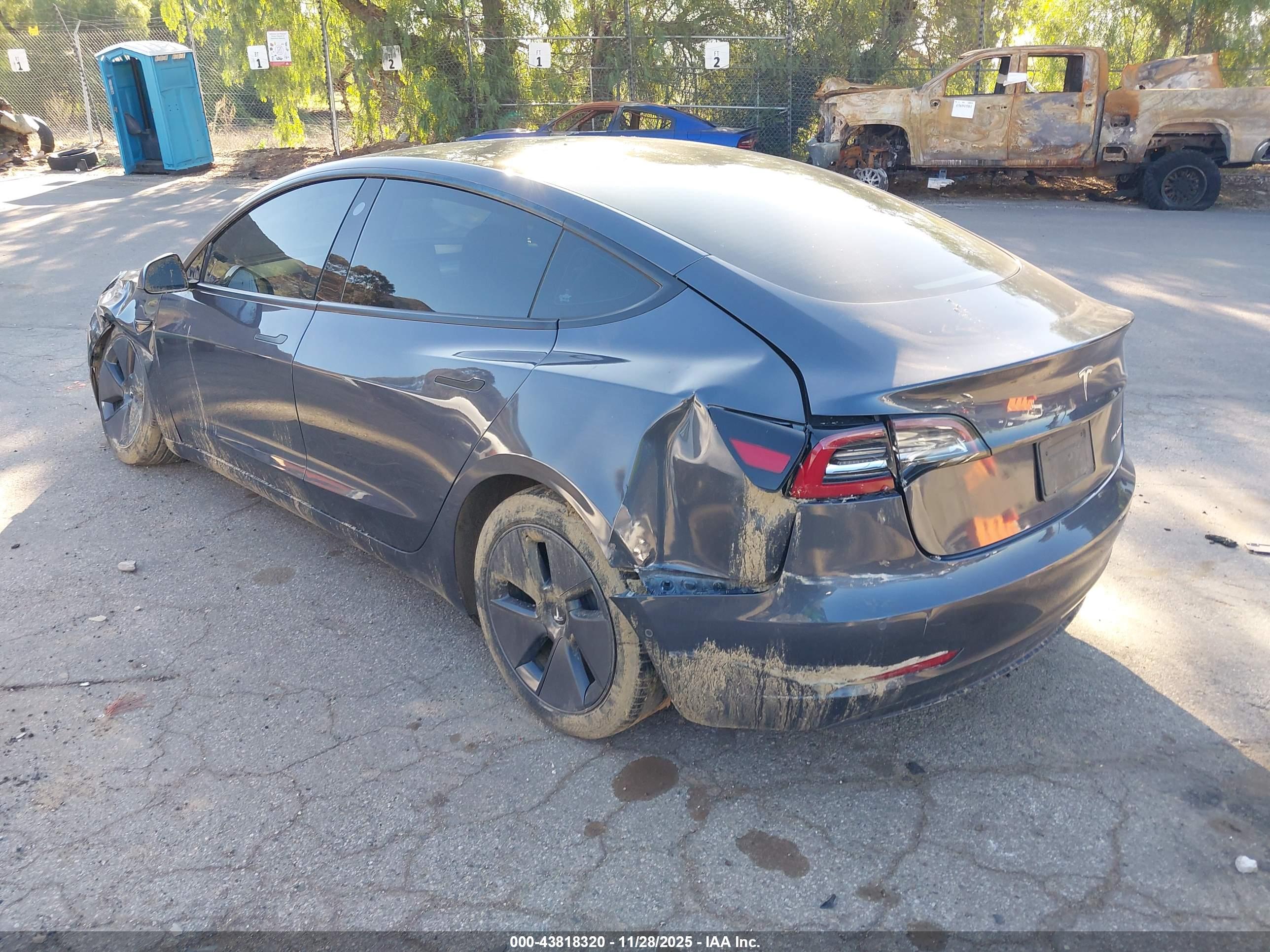TESLA MODEL image 3