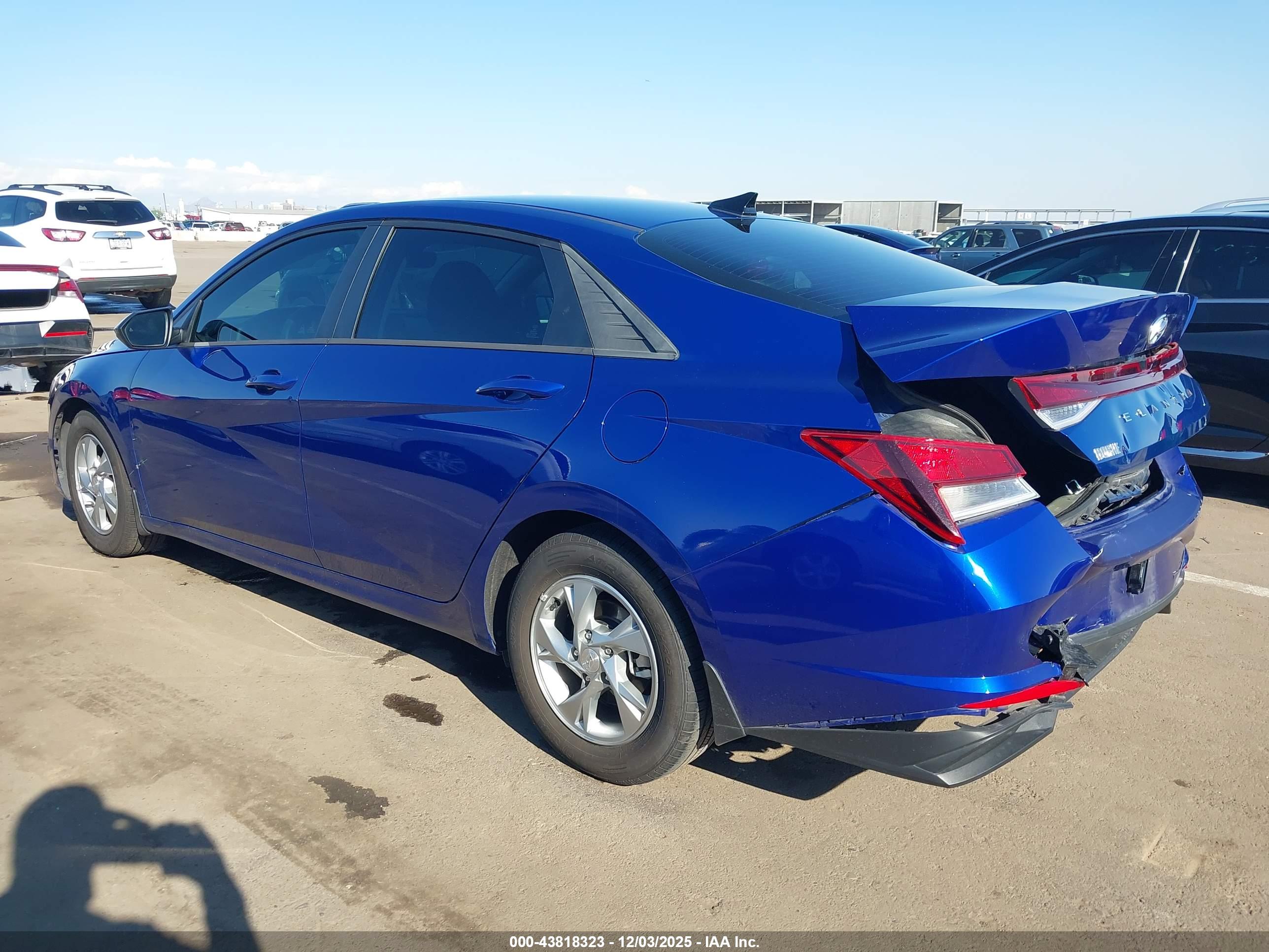 HYUNDAI ELANTRA image 3