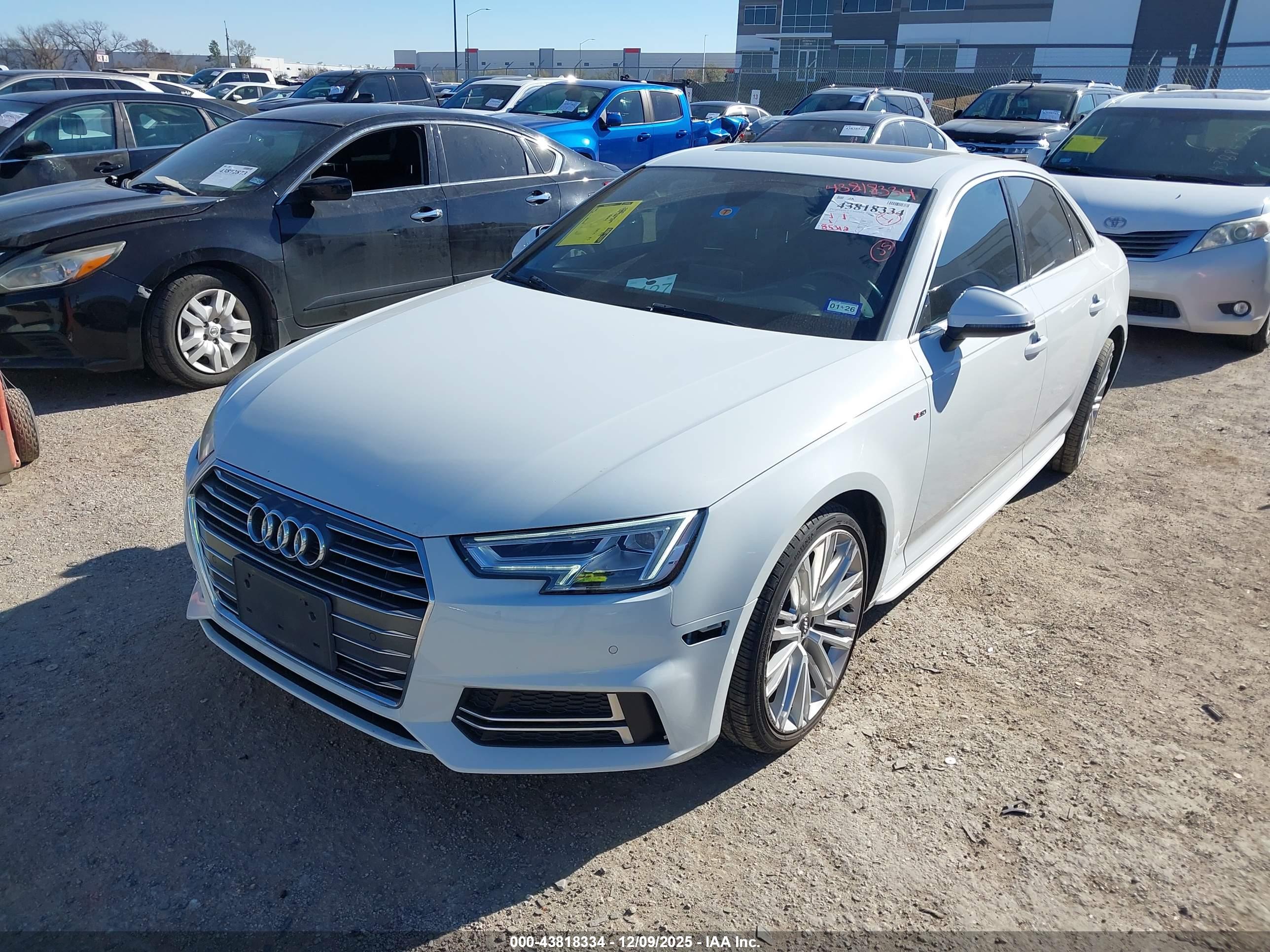 AUDI A4 image 2
