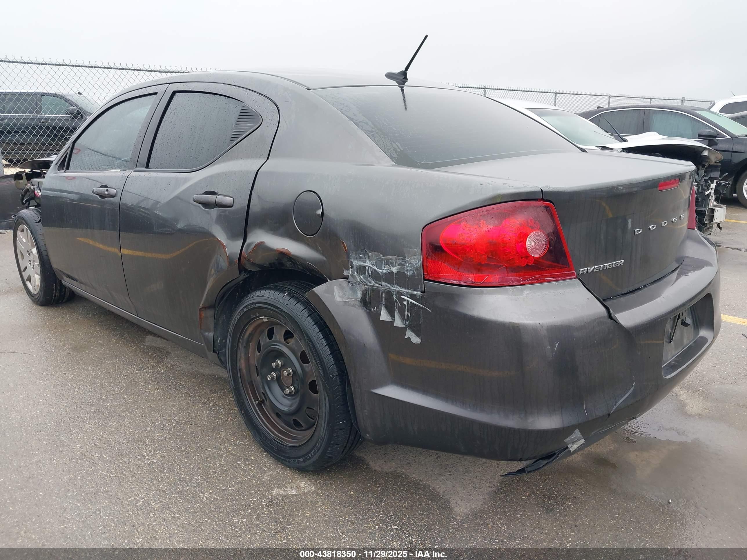 DODGE AVENGER image 3