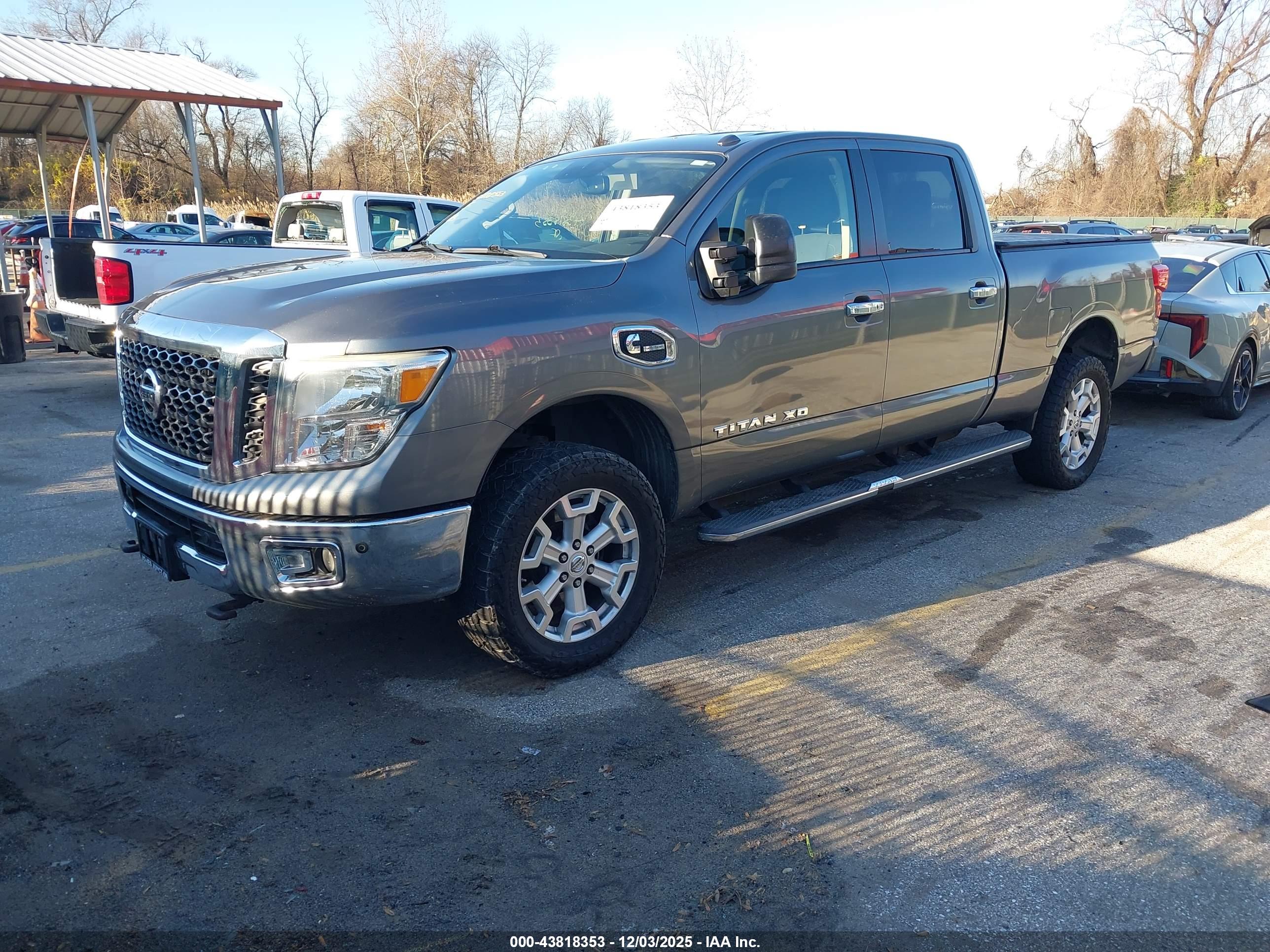 NISSAN TITAN image 2