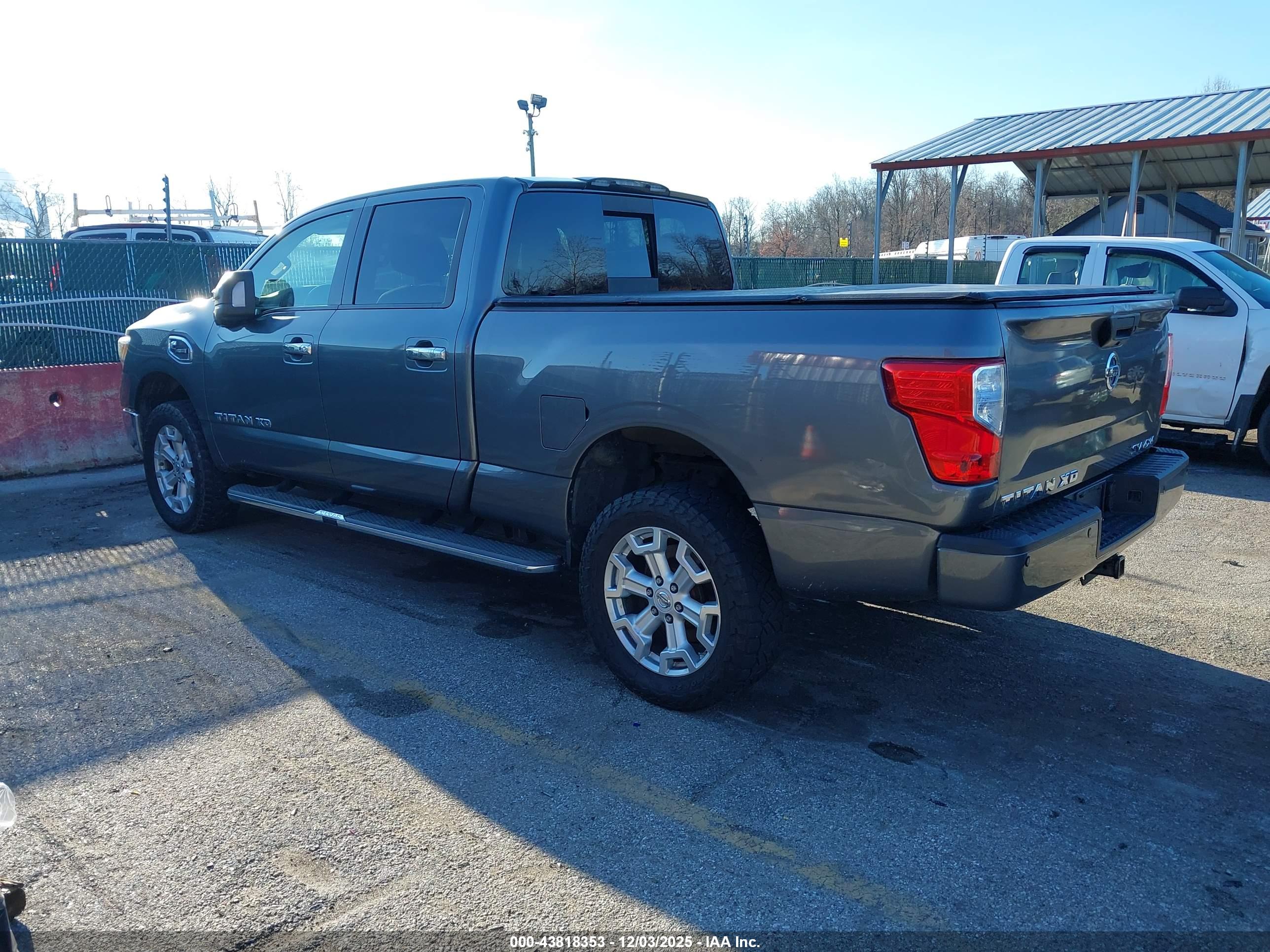 NISSAN TITAN image 3