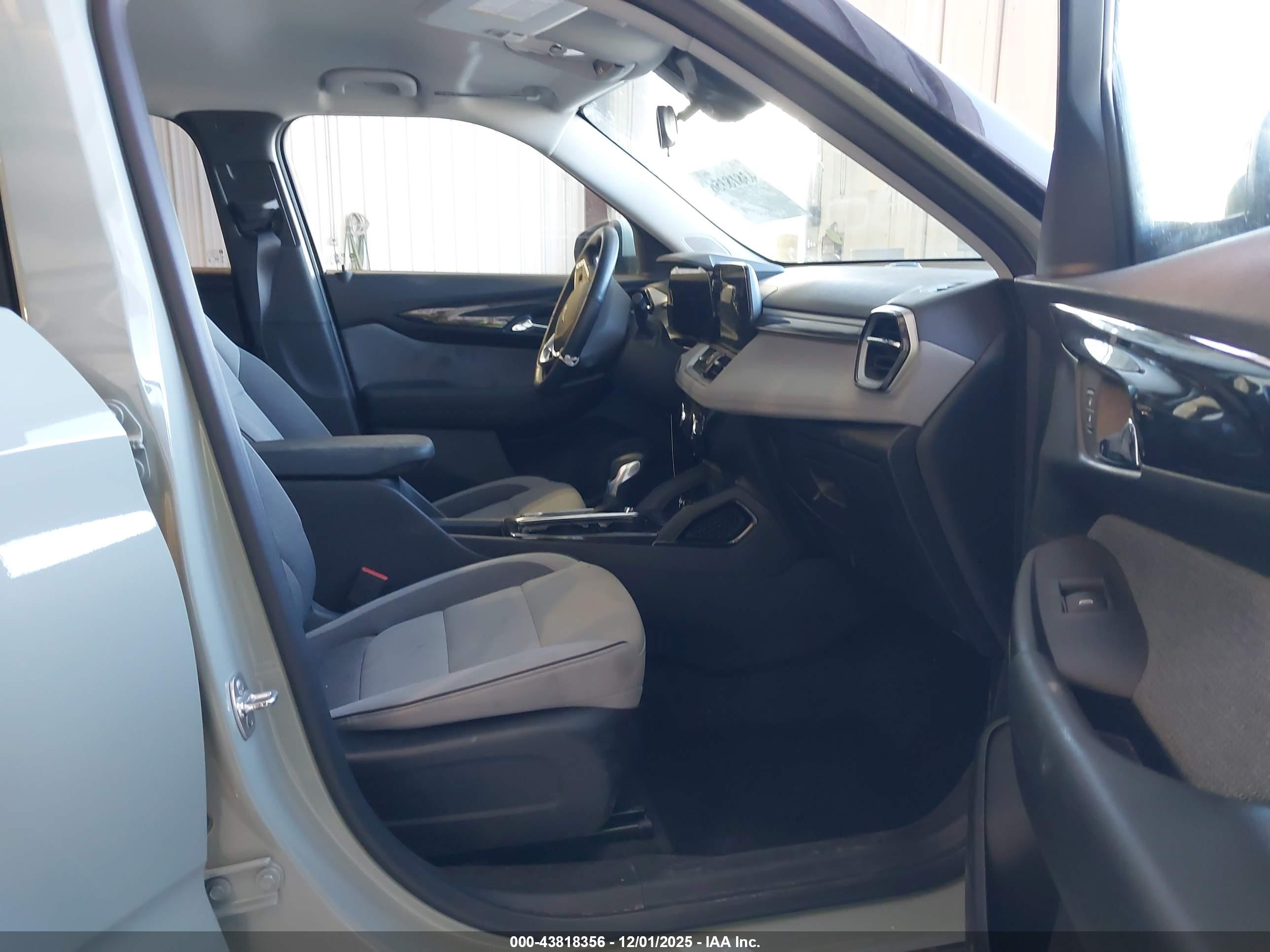 CHEVROLET TRAILBLAZER image 5
