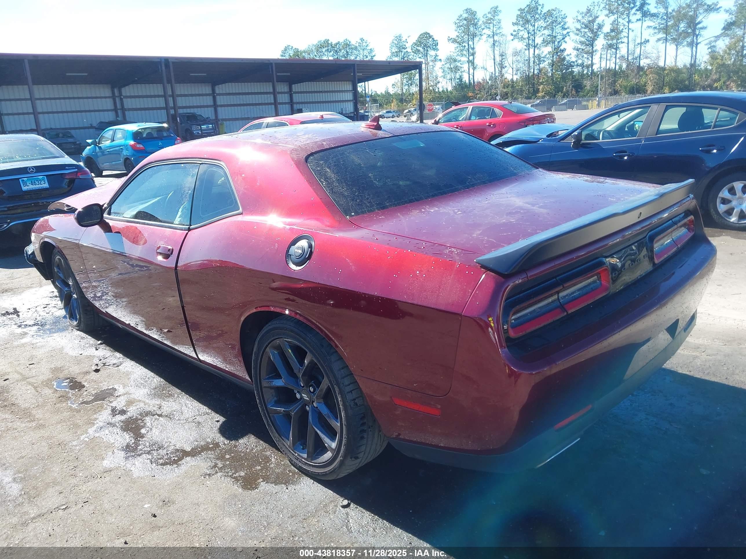 DODGE CHALLENGER image 3