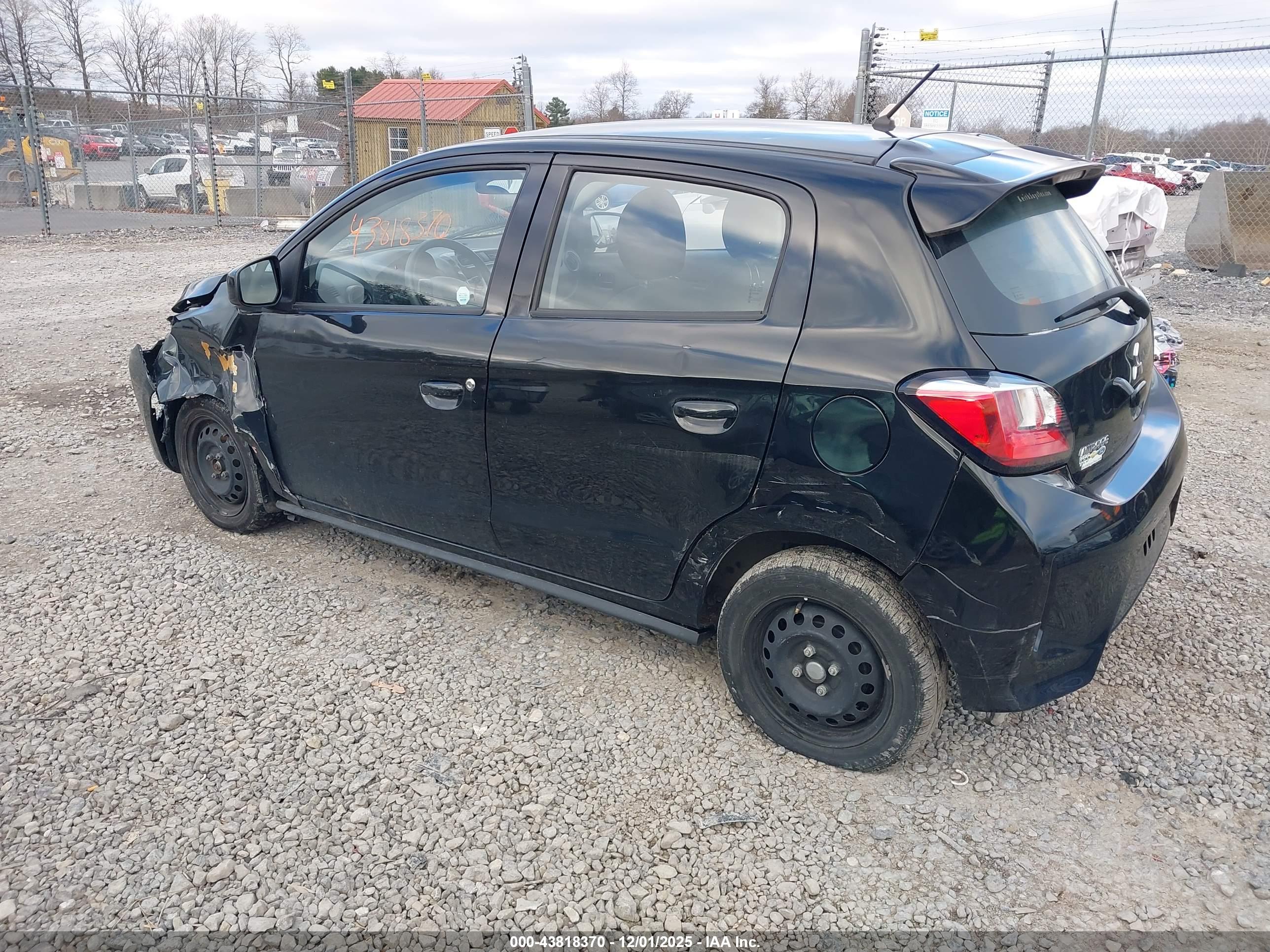 MITSUBISHI MIRAGE image 3