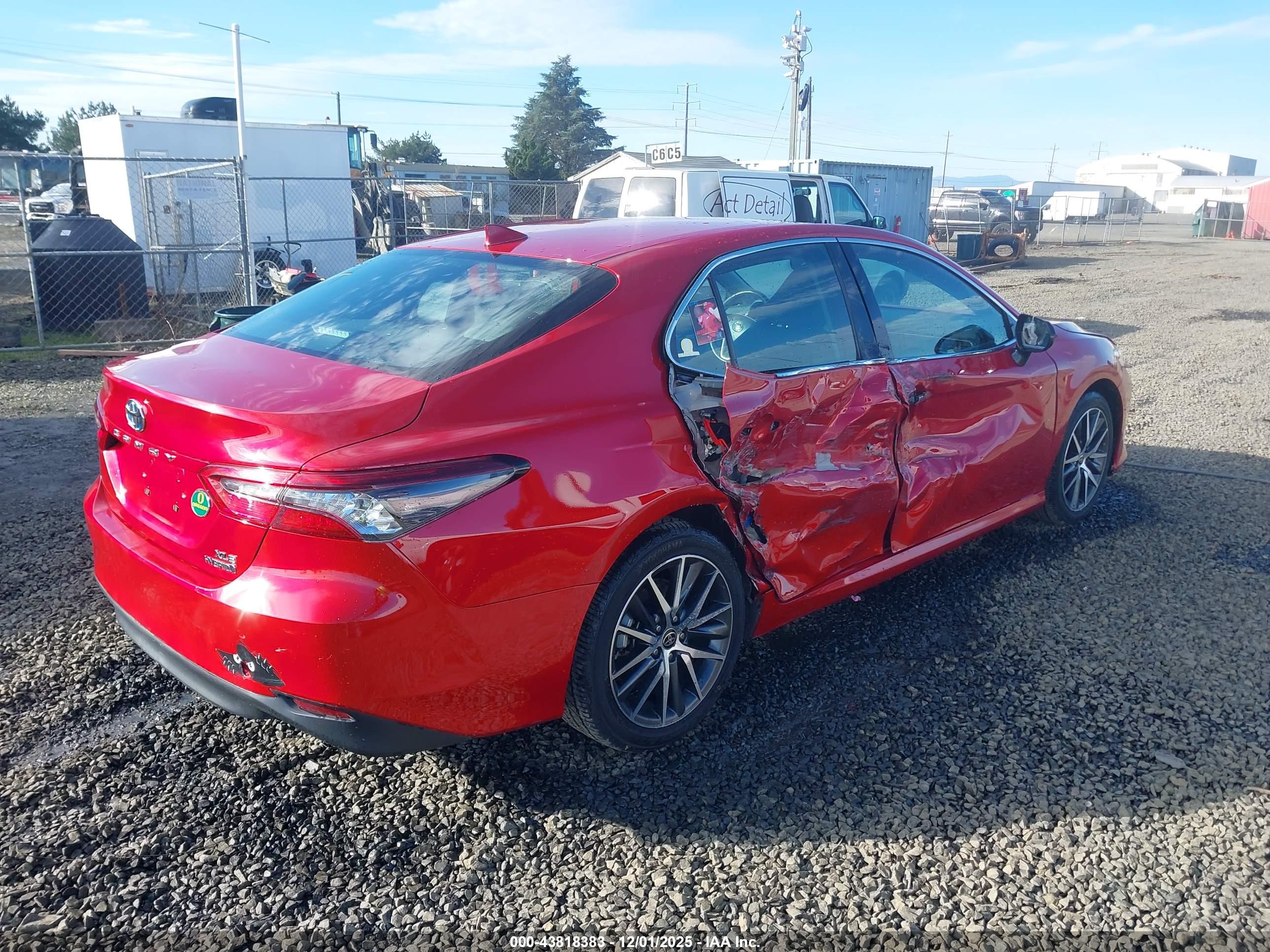 TOYOTA CAMRY image 4