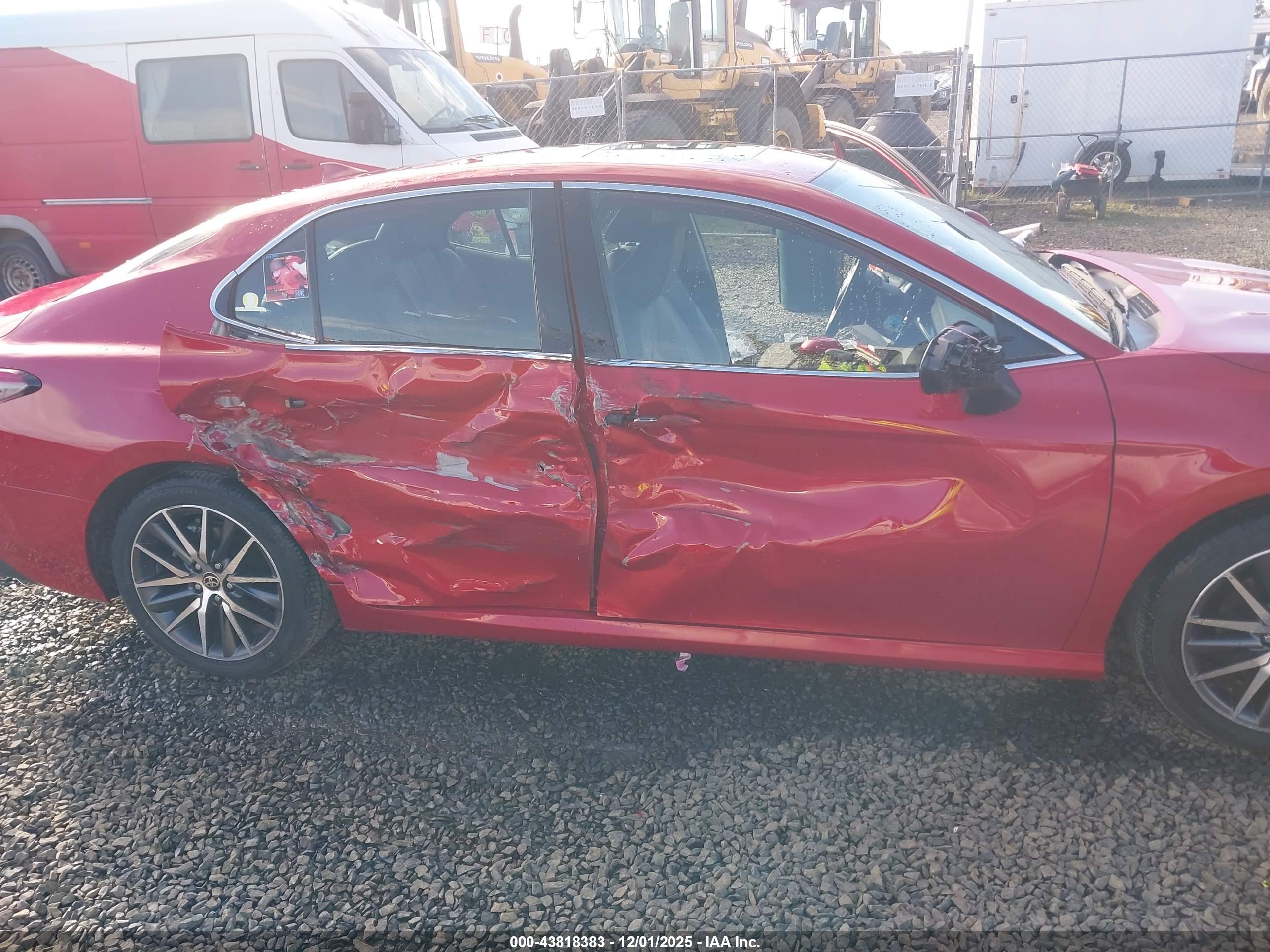 TOYOTA CAMRY image 6