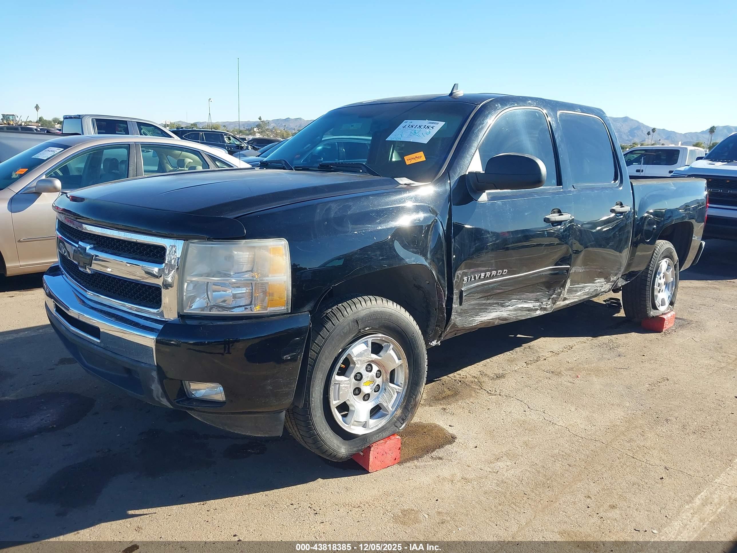 CHEVROLET SILVERADO image 2