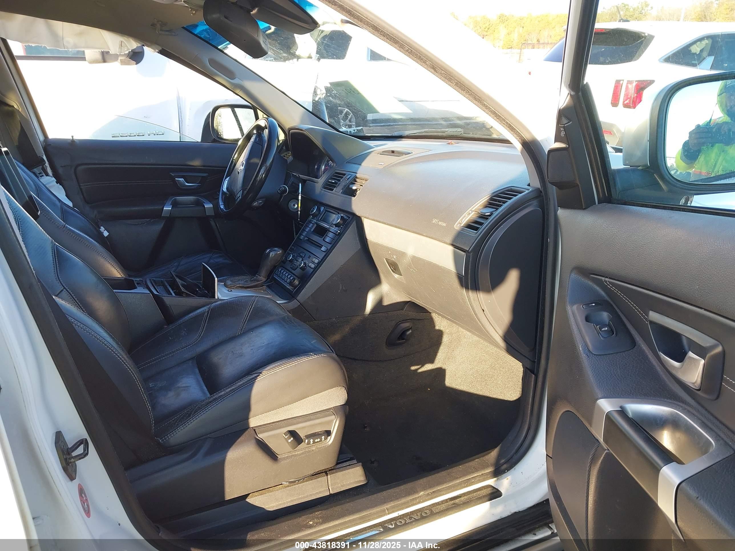 VOLVO XC90 image 5