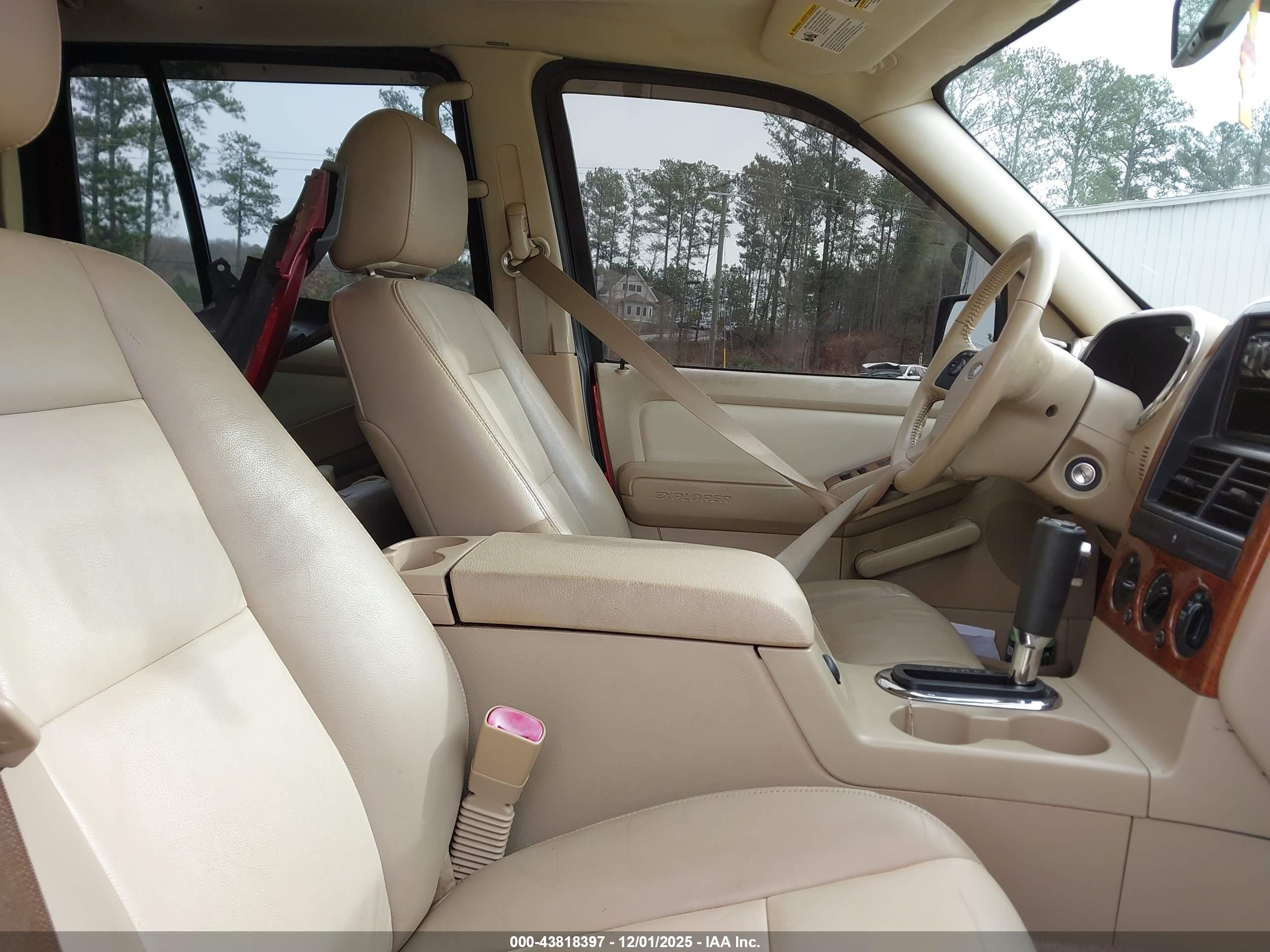 FORD EXPLORER image 5